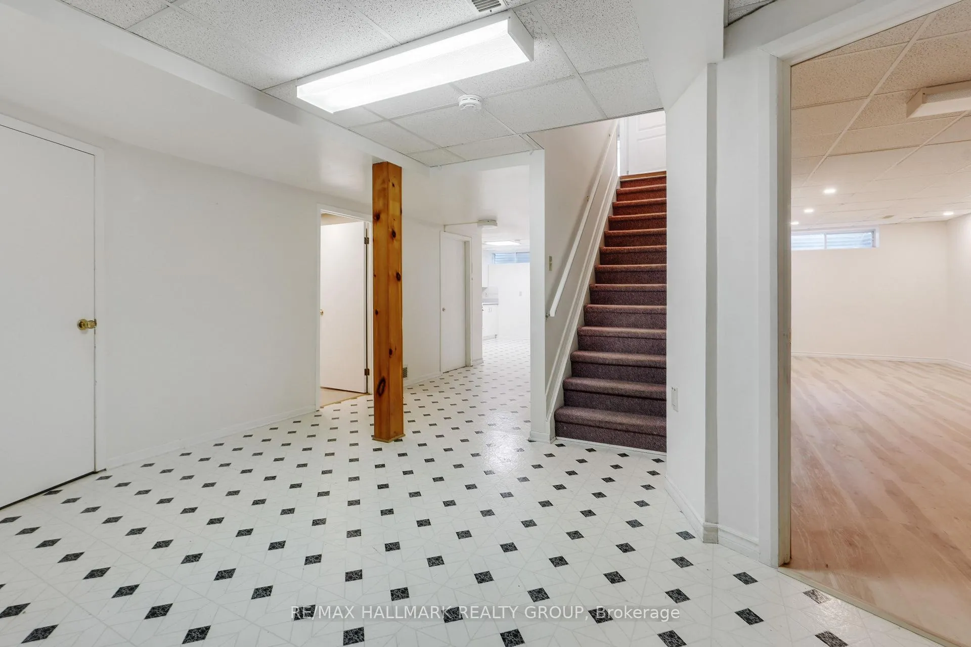 Photo 34 of 21 Dalecroft Crescent, Ottawa, Centrepointe — HOMEH