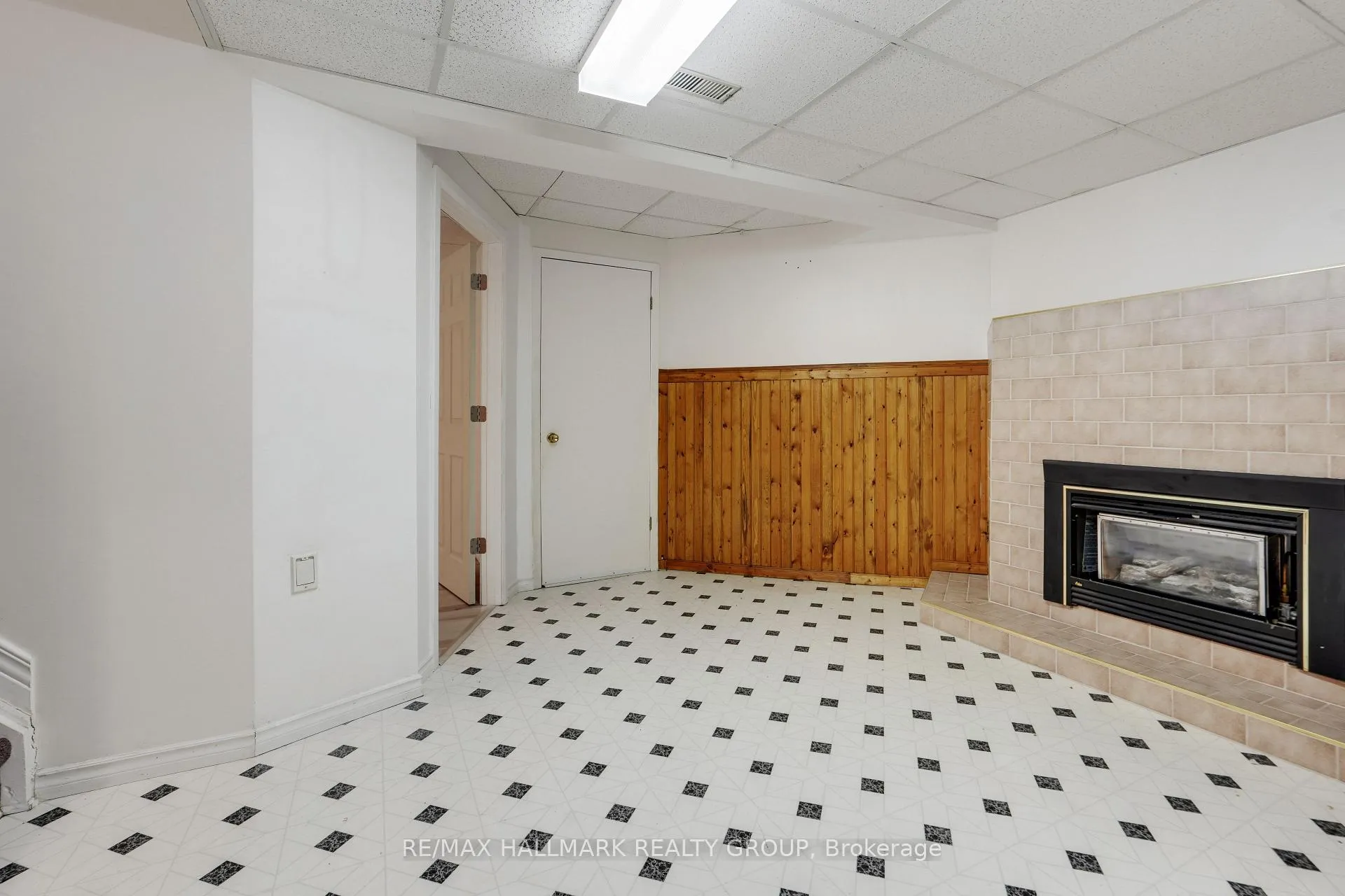 Photo 35 of 21 Dalecroft Crescent, Ottawa, Centrepointe — HOMEH
