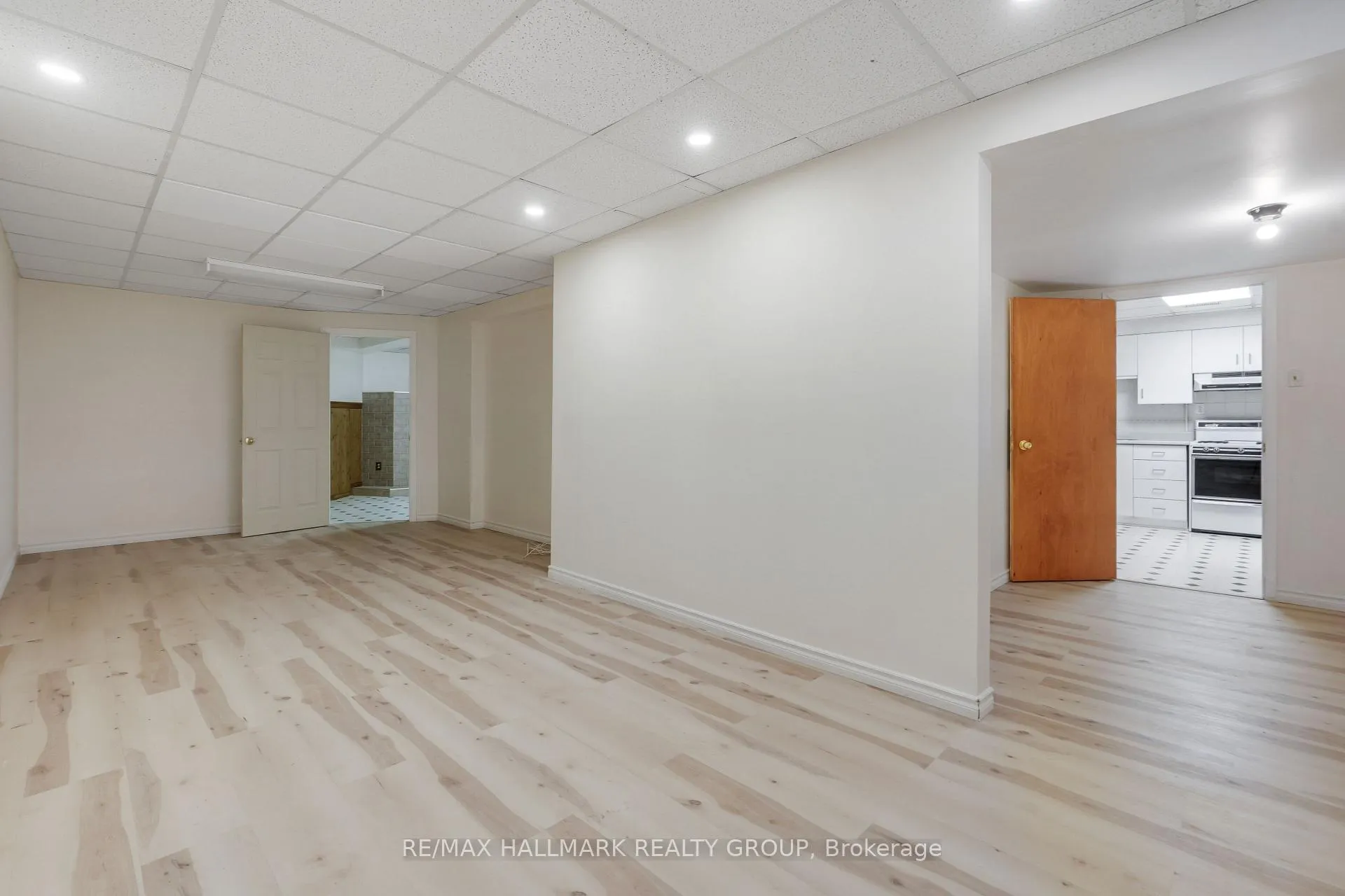 Photo 39 of 21 Dalecroft Crescent, Ottawa, Centrepointe — HOMEH