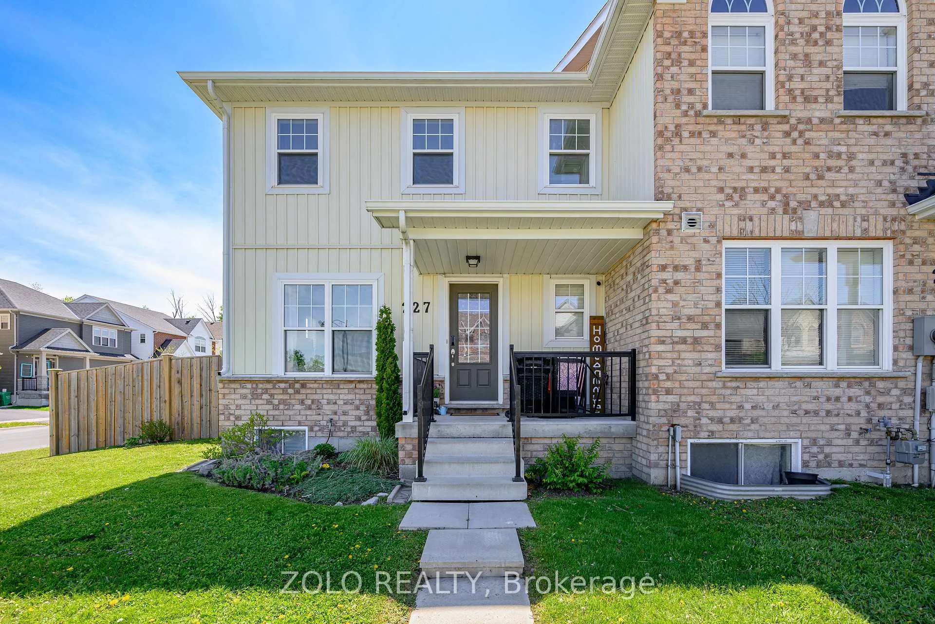 Photo 2 of 227 Rowberry Boulevard, Peterborough, Northcrest Ward 5 — HOMEH