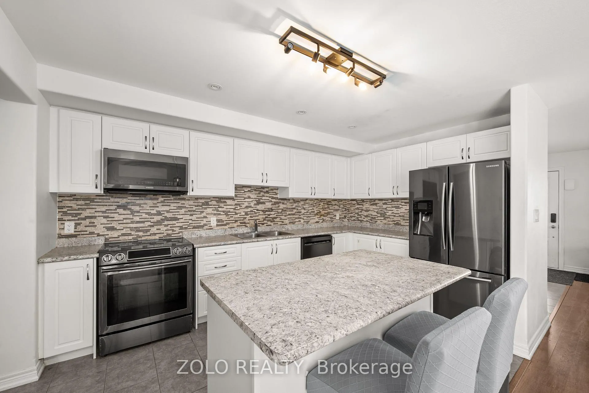 Photo 10 of 227 Rowberry Boulevard, Peterborough, Northcrest Ward 5 — HOMEH