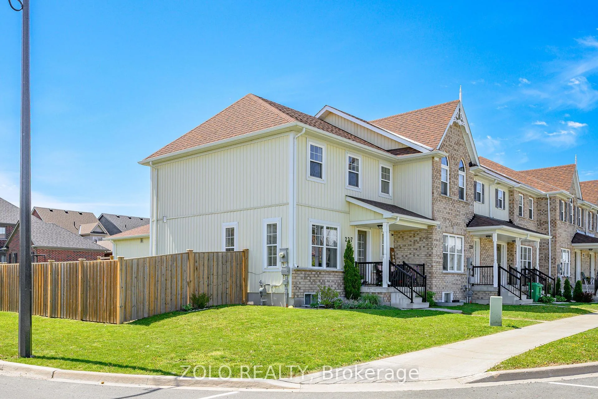 Photo 34 of 227 Rowberry Boulevard, Peterborough, Northcrest Ward 5 — HOMEH