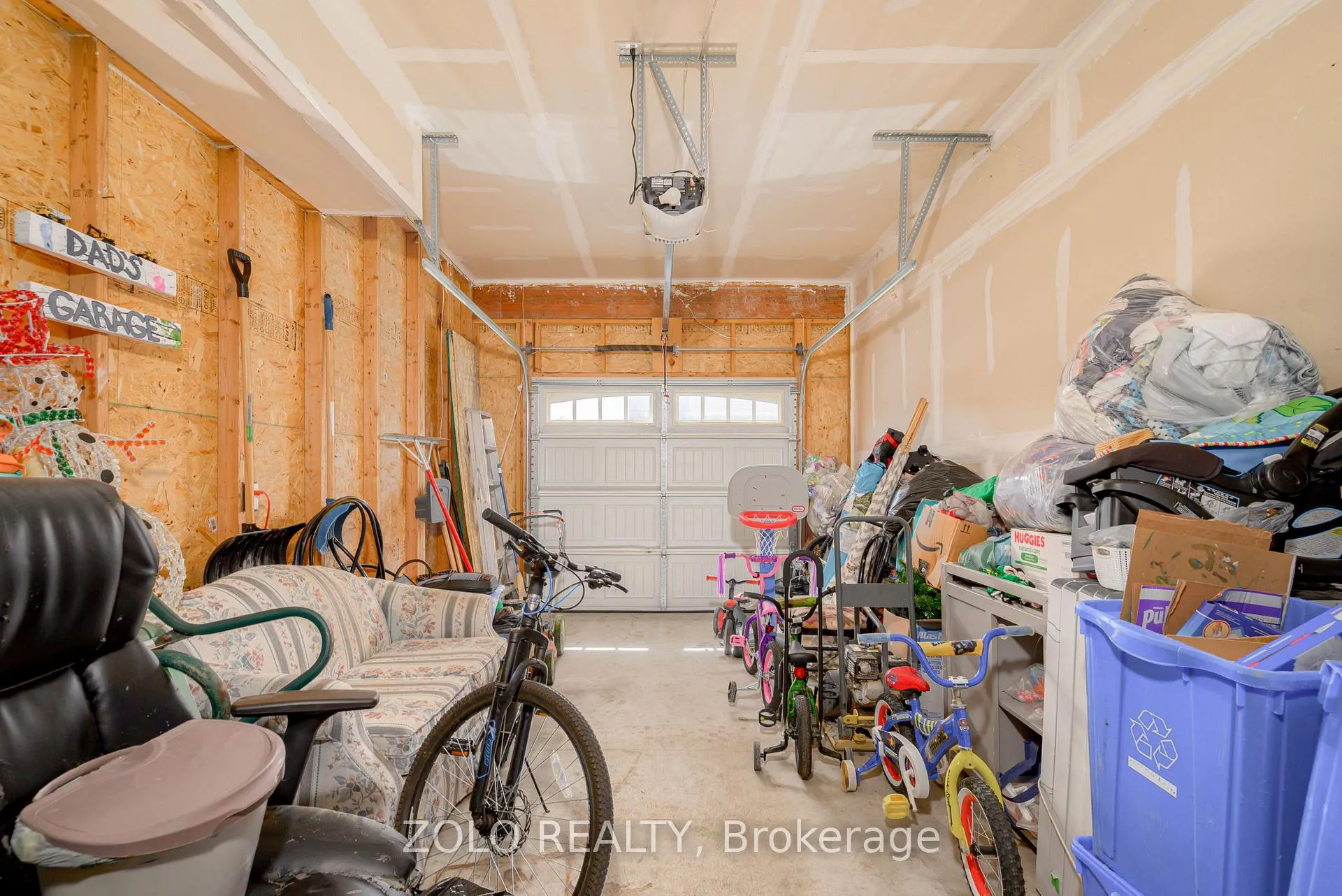 Photo 36 of 227 Rowberry Boulevard, Peterborough, Northcrest Ward 5 — HOMEH