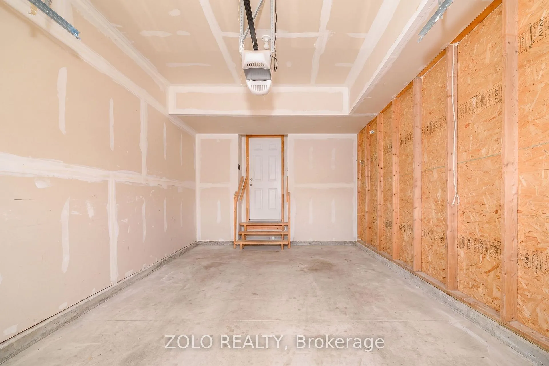 Photo 38 of 227 Rowberry Boulevard, Peterborough, Northcrest Ward 5 — HOMEH