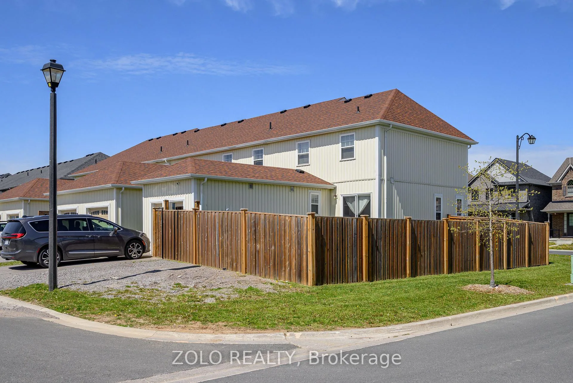 Photo 39 of 227 Rowberry Boulevard, Peterborough, Northcrest Ward 5 — HOMEH