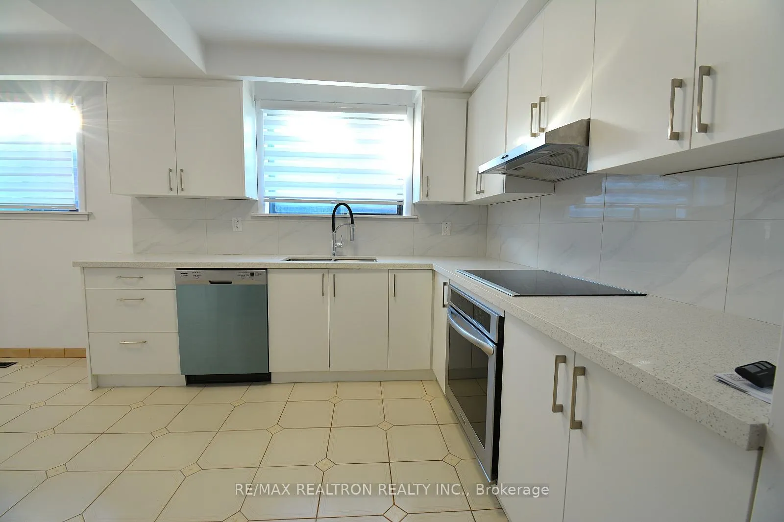 Photo 2 of 46 Conamore Crescent, North York, York University Heights — HOMEH