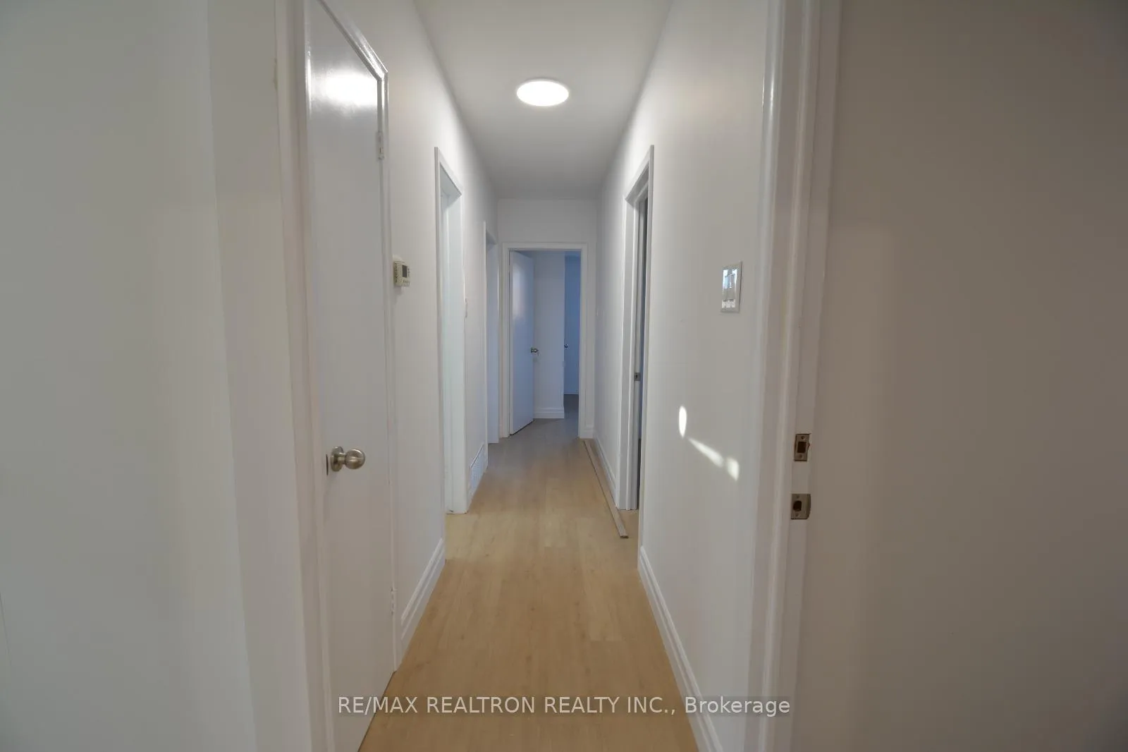 Photo 7 of 46 Conamore Crescent, North York, York University Heights — HOMEH