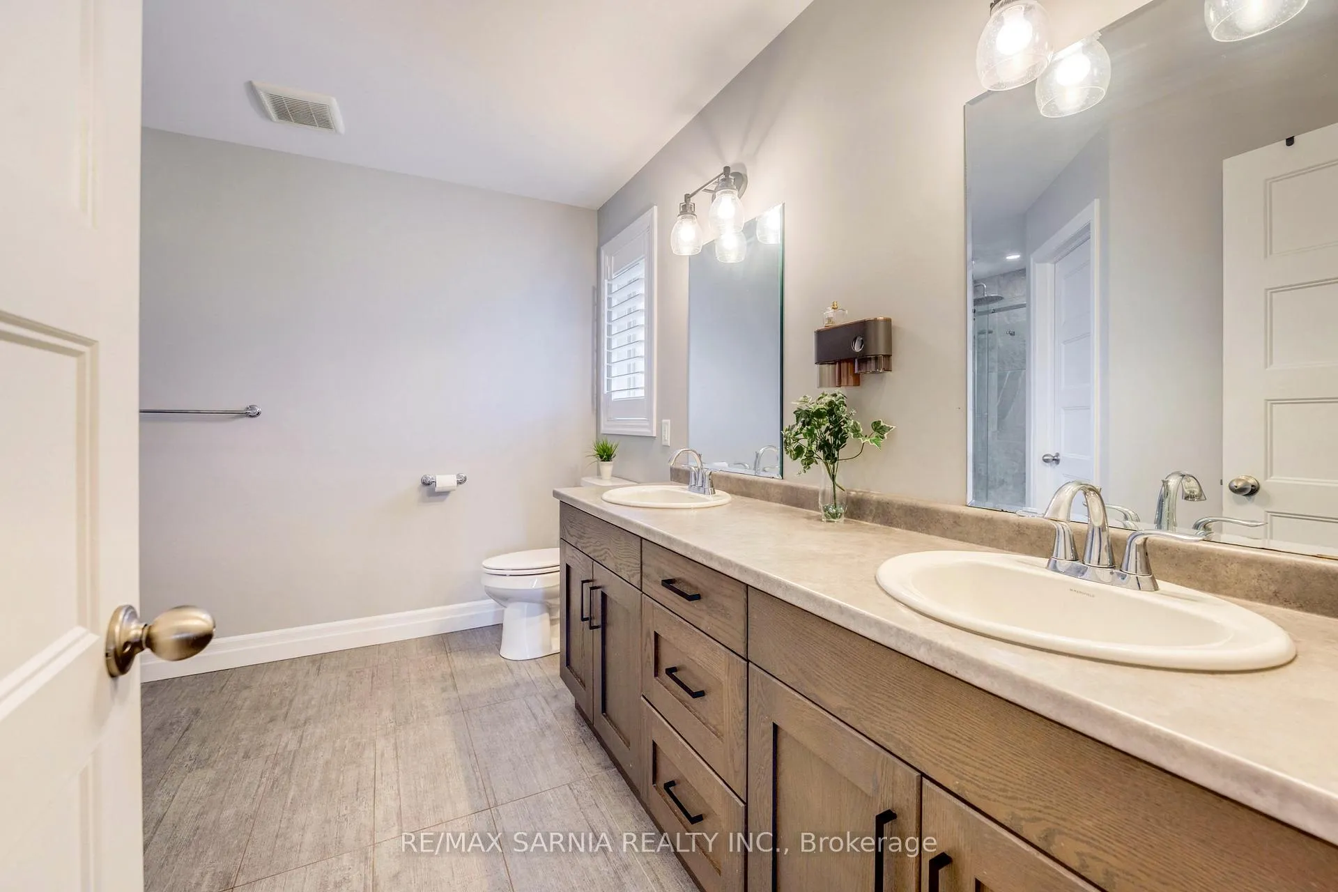 Photo 16 of 300 Lexington Boulevard, St. Clair — HOMEH