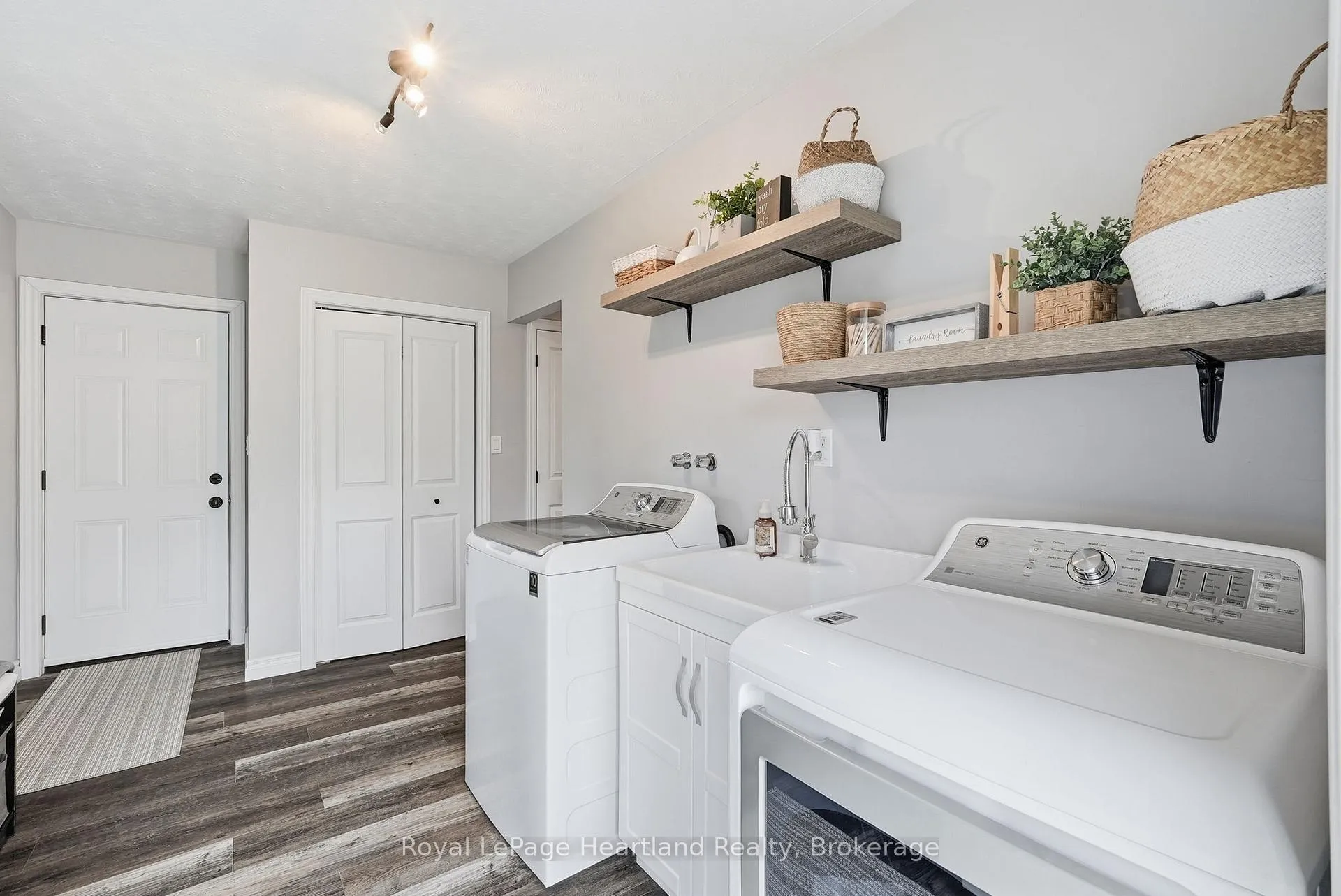 Photo 23 of 17 Brown Street N, Minto — HOMEH