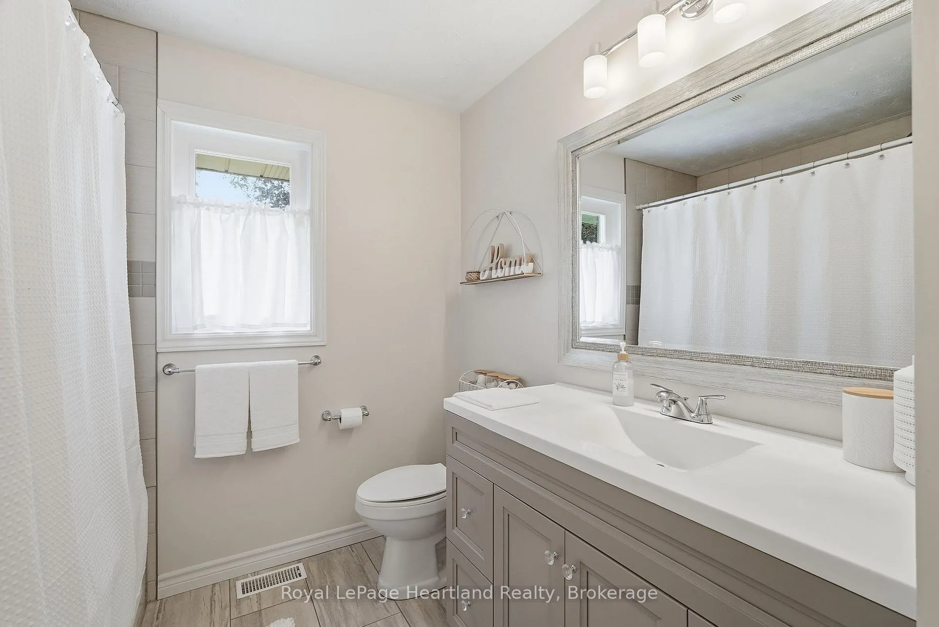 Photo 32 of 17 Brown Street N, Minto — HOMEH
