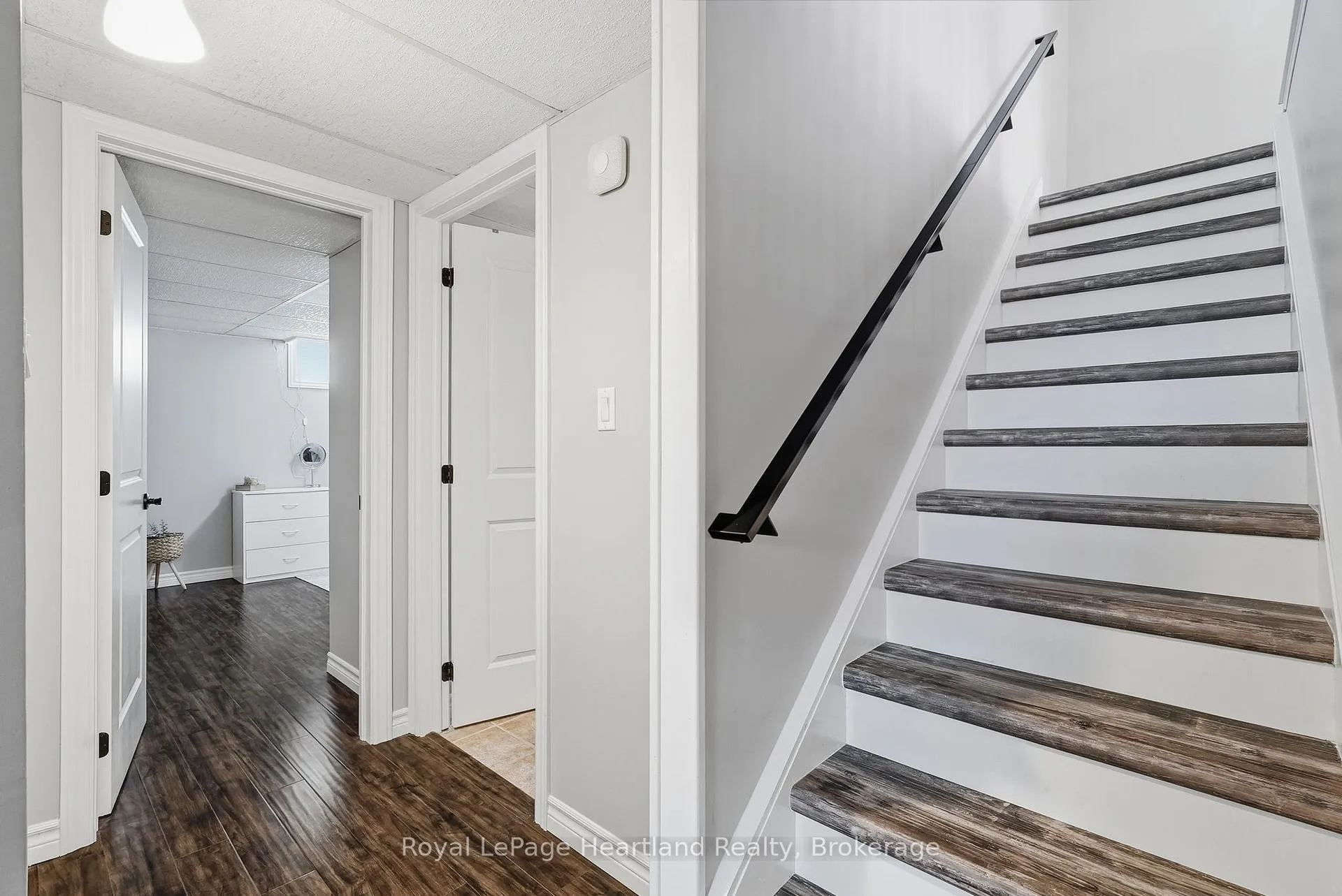 Photo 33 of 17 Brown Street N, Minto — HOMEH