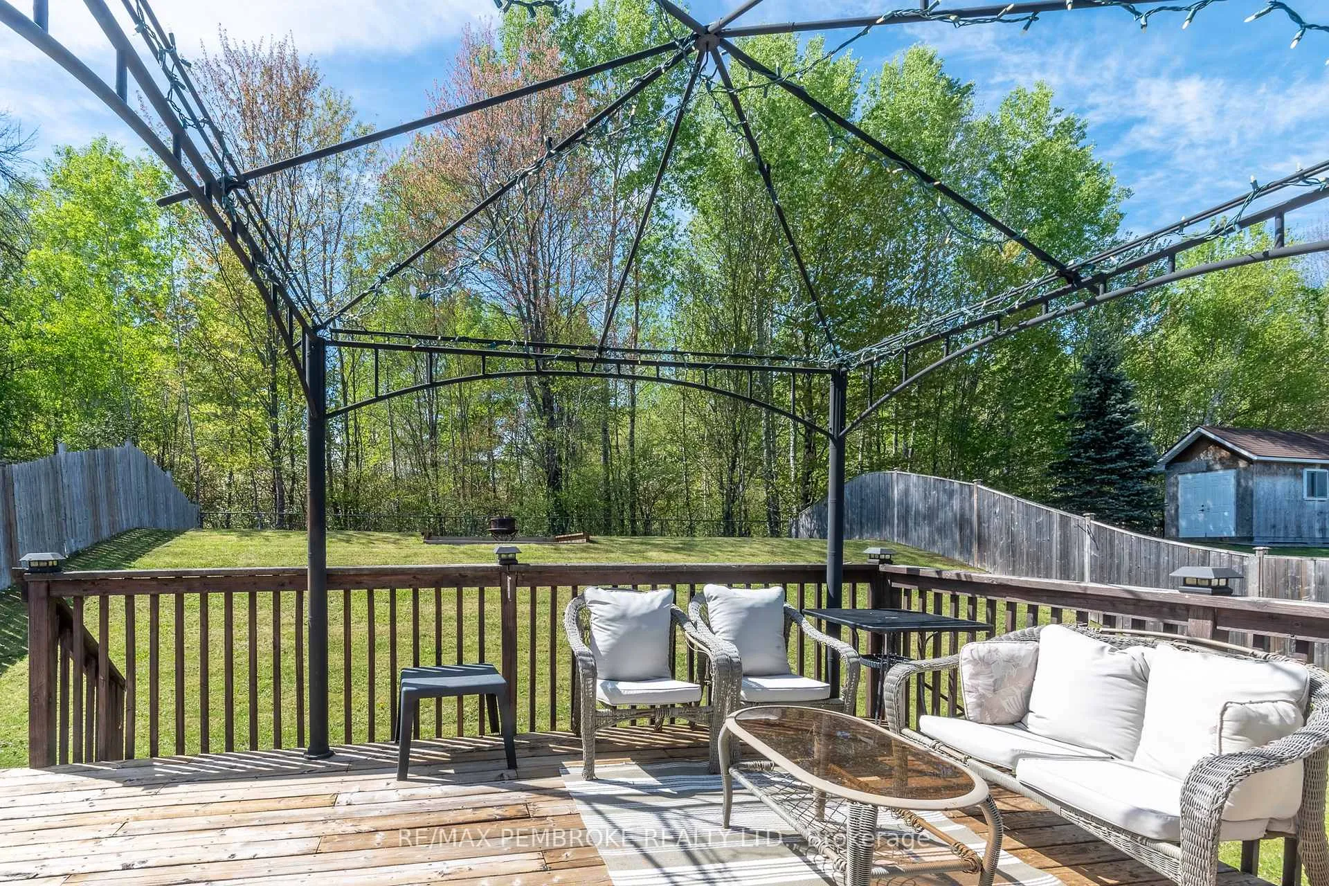 Photo 24 of 663 Fairview Avenue S, Laurentian Valley — HOMEH