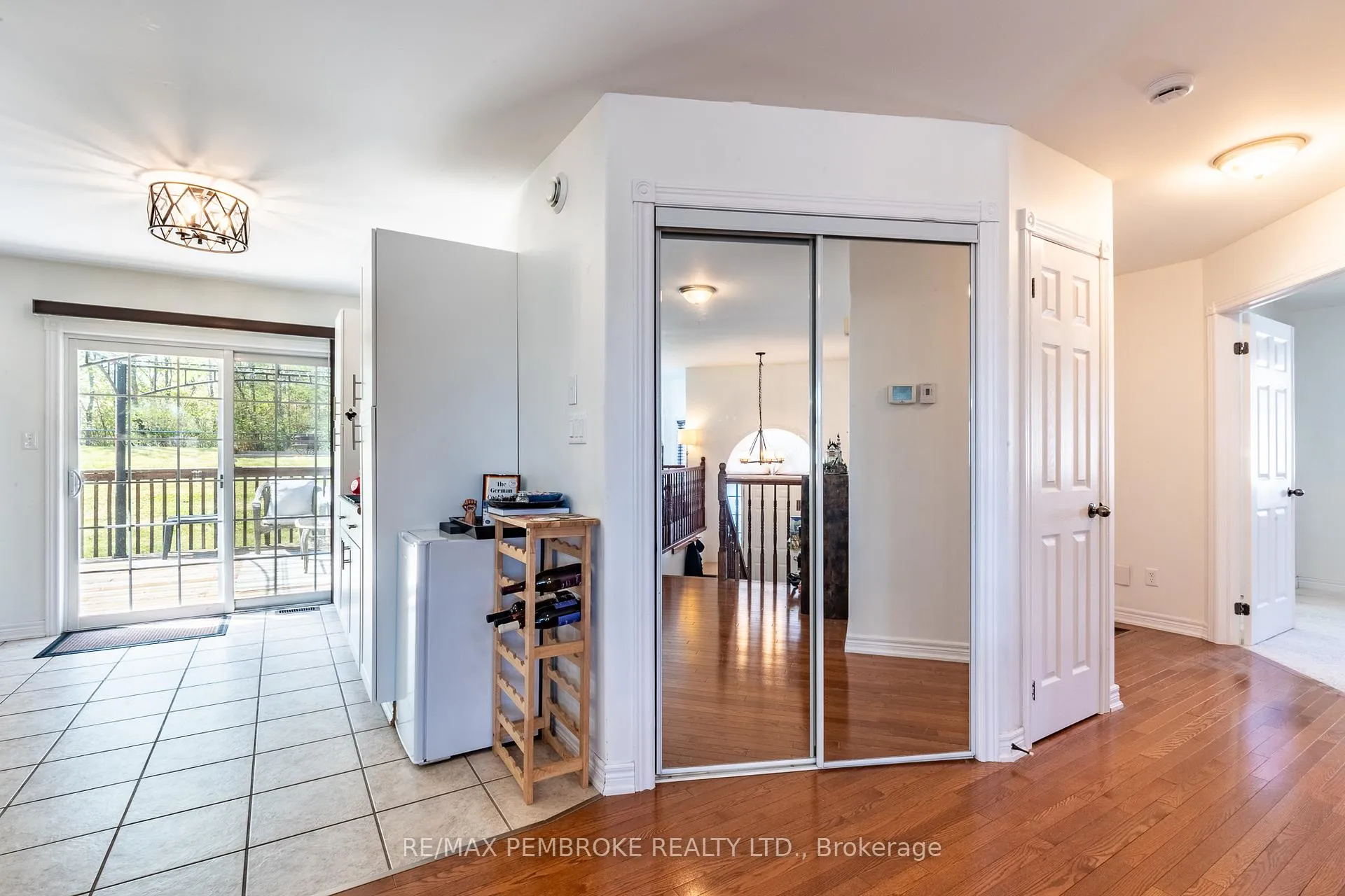 Photo 25 of 663 Fairview Avenue S, Laurentian Valley — HOMEH