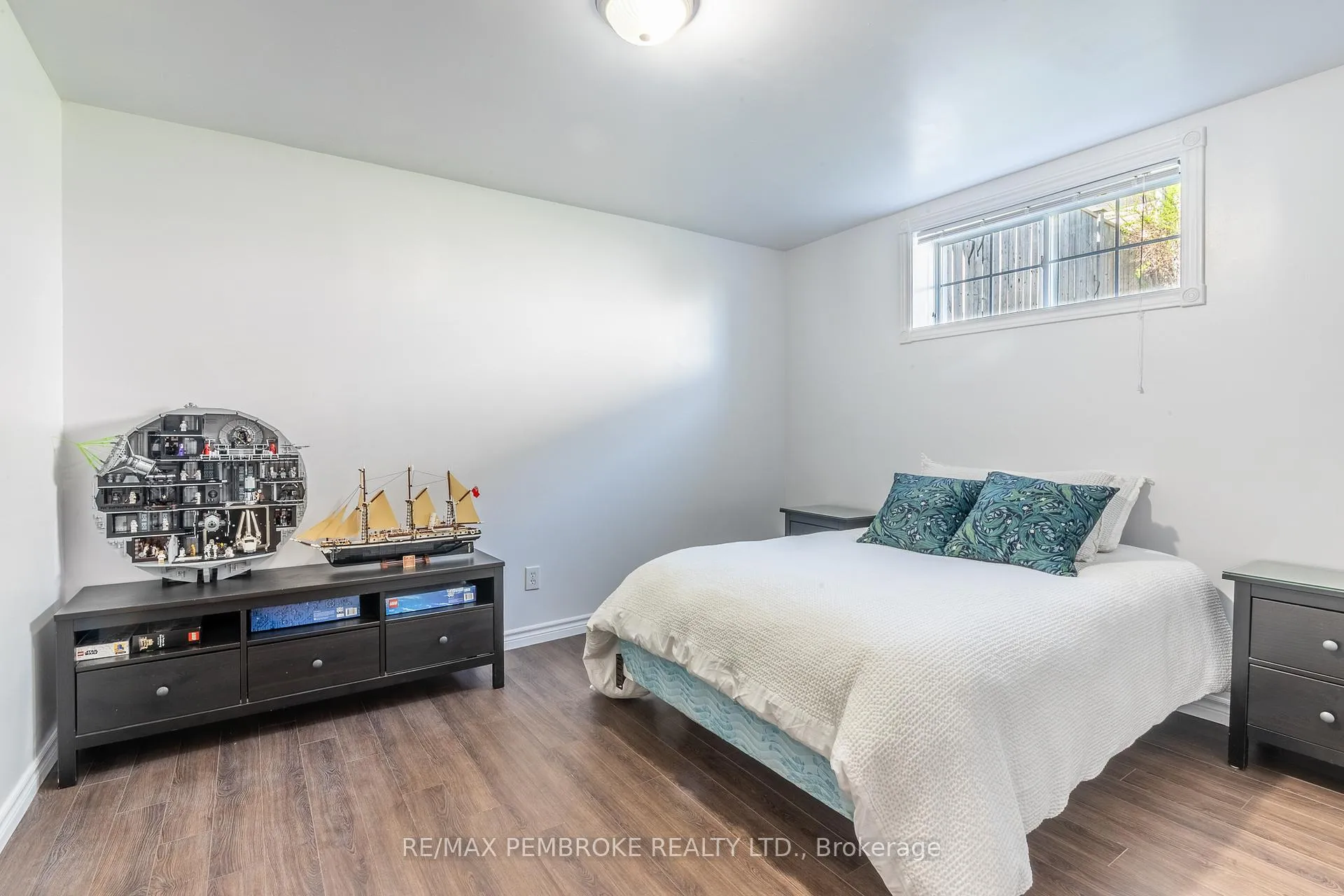 Photo 41 of 663 Fairview Avenue S, Laurentian Valley — HOMEH