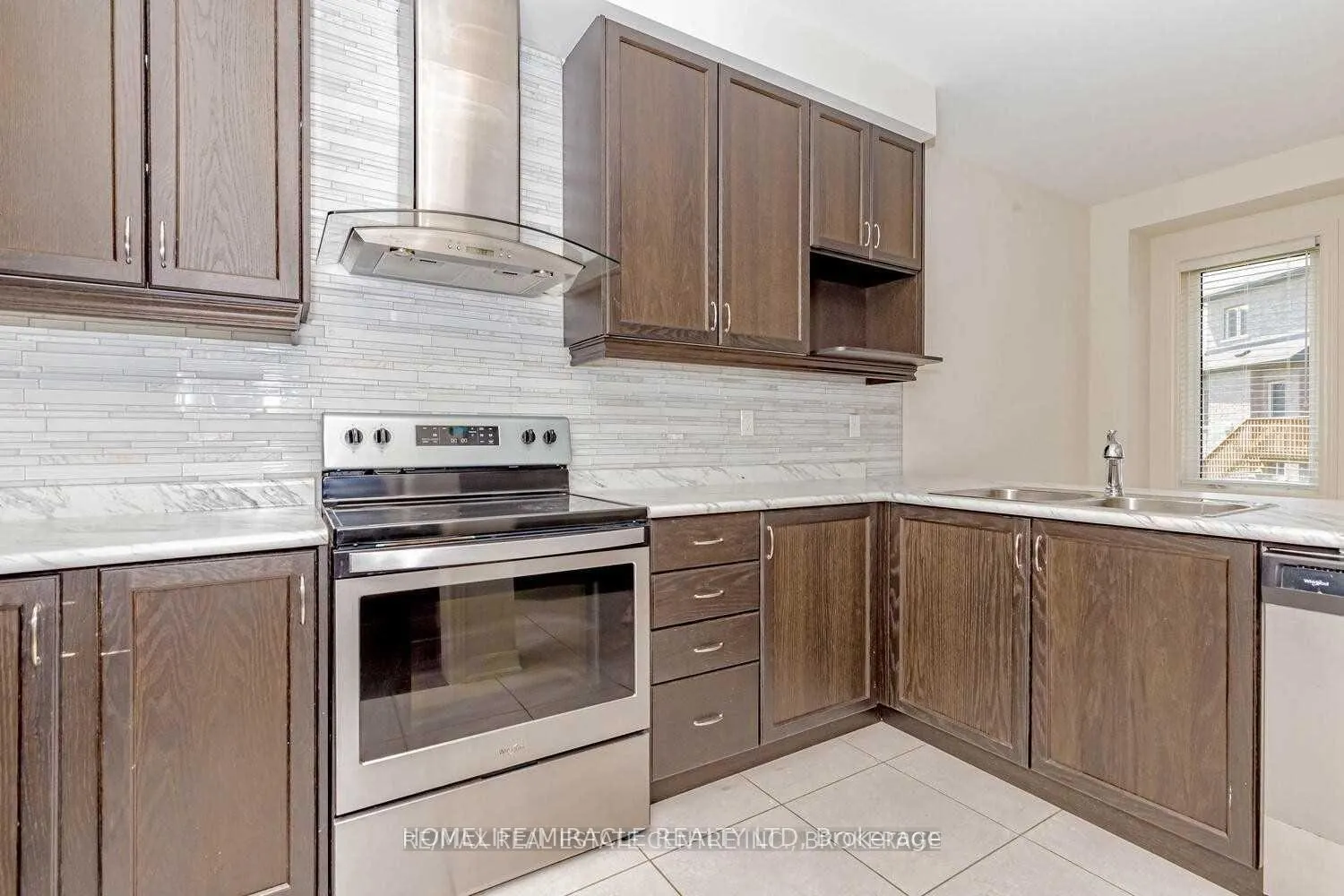 Photo 6 of 10 Ladysmith Street, Brampton, Sandringham-Wellington North — HOMEH