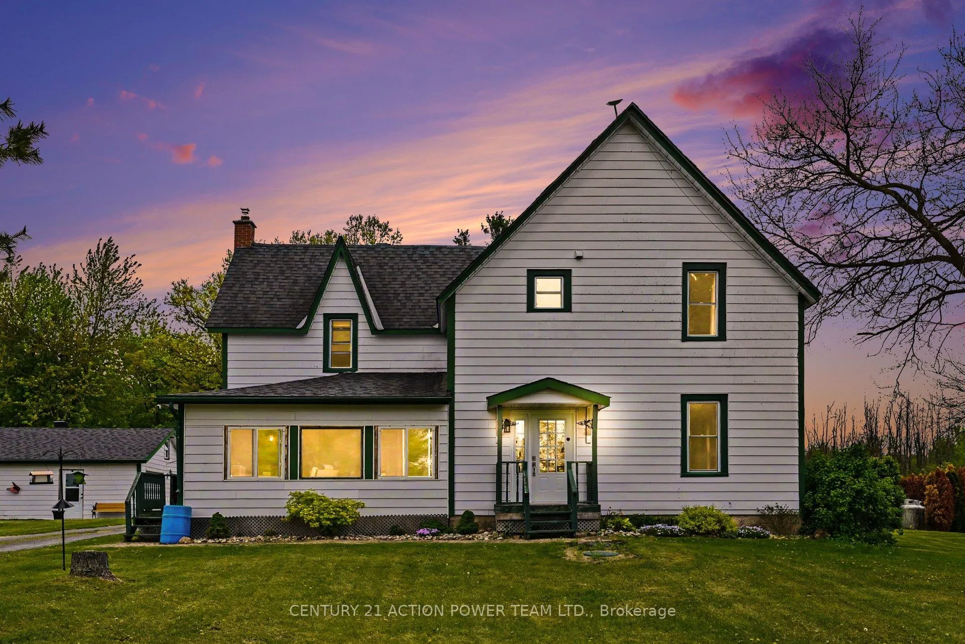 Front of 17670 County Road 18 NW