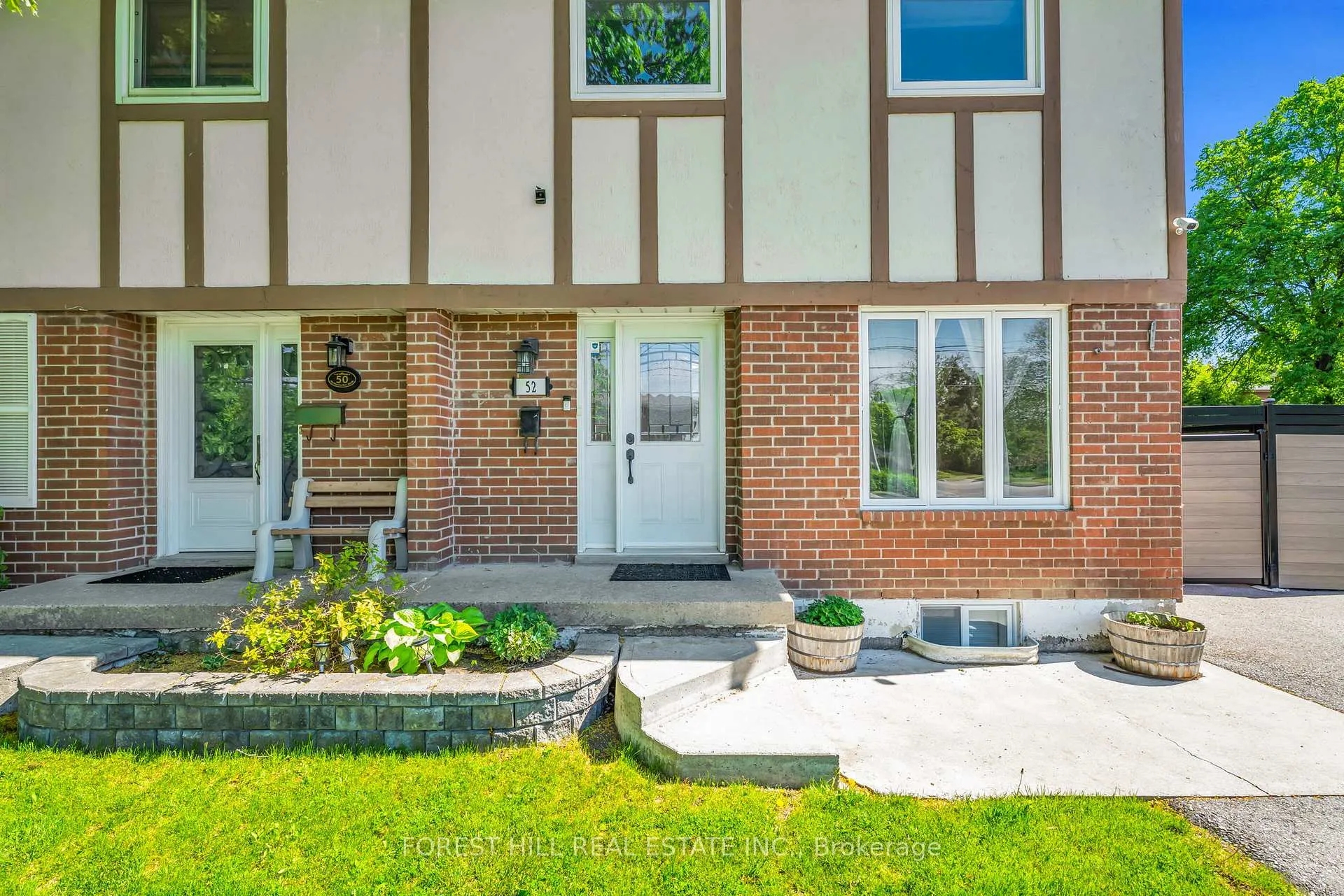 Photo 2 of 52 Mcmurchy Avenue S, Brampton, Downtown Brampton — HOMEH