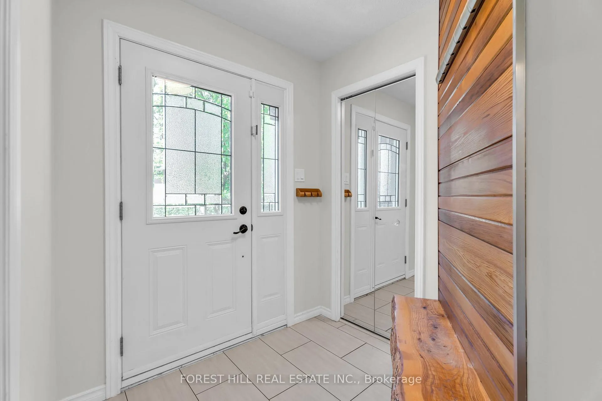 Photo 3 of 52 Mcmurchy Avenue S, Brampton, Downtown Brampton — HOMEH