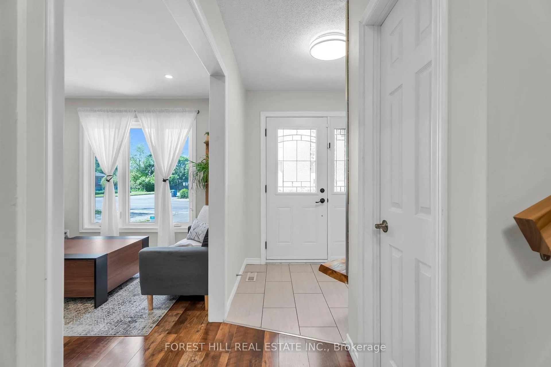 Photo 4 of 52 Mcmurchy Avenue S, Brampton, Downtown Brampton — HOMEH