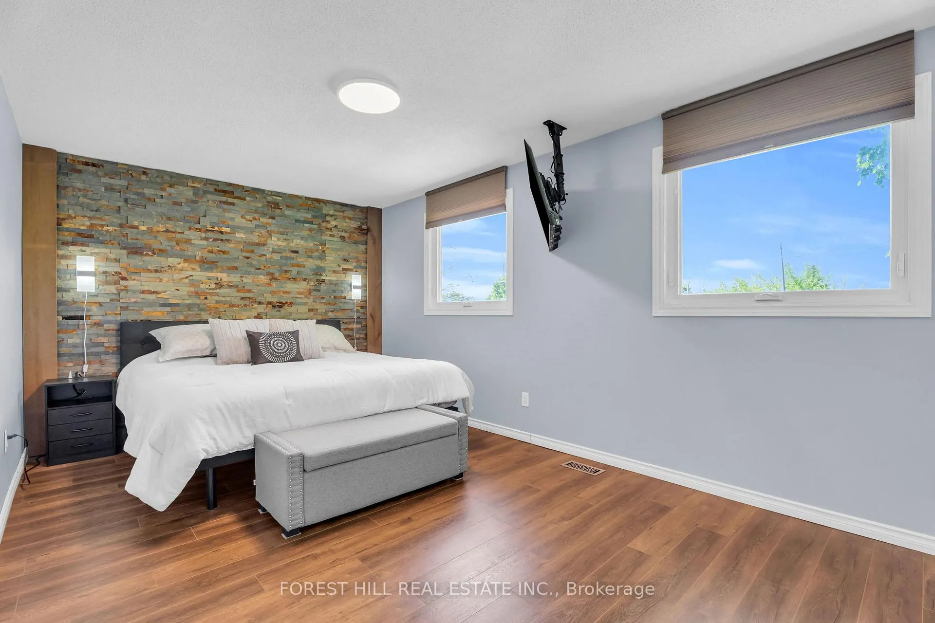 Photo 18 of 52 Mcmurchy Avenue S, Brampton, Downtown Brampton — HOMEH