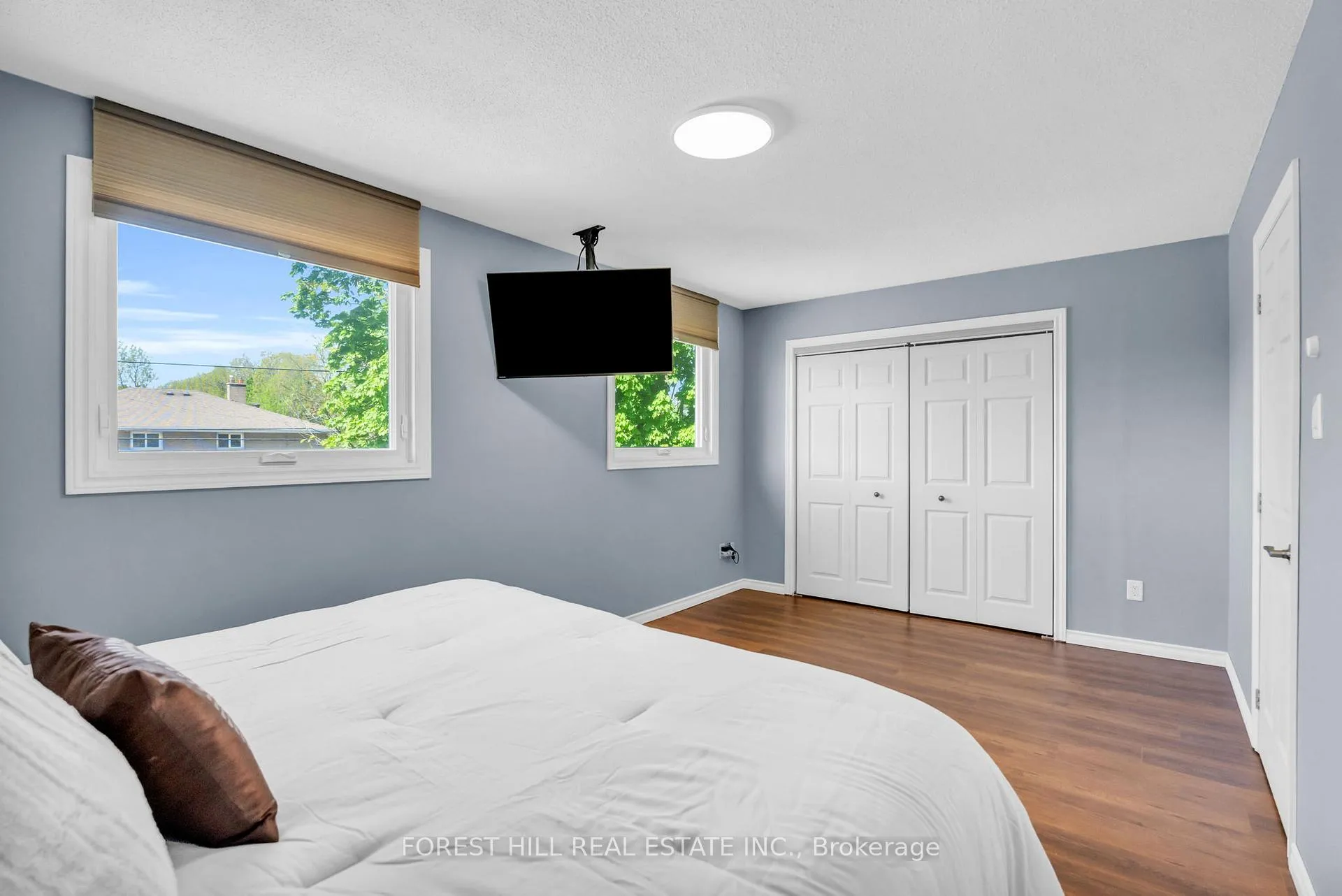 Photo 20 of 52 Mcmurchy Avenue S, Brampton, Downtown Brampton — HOMEH