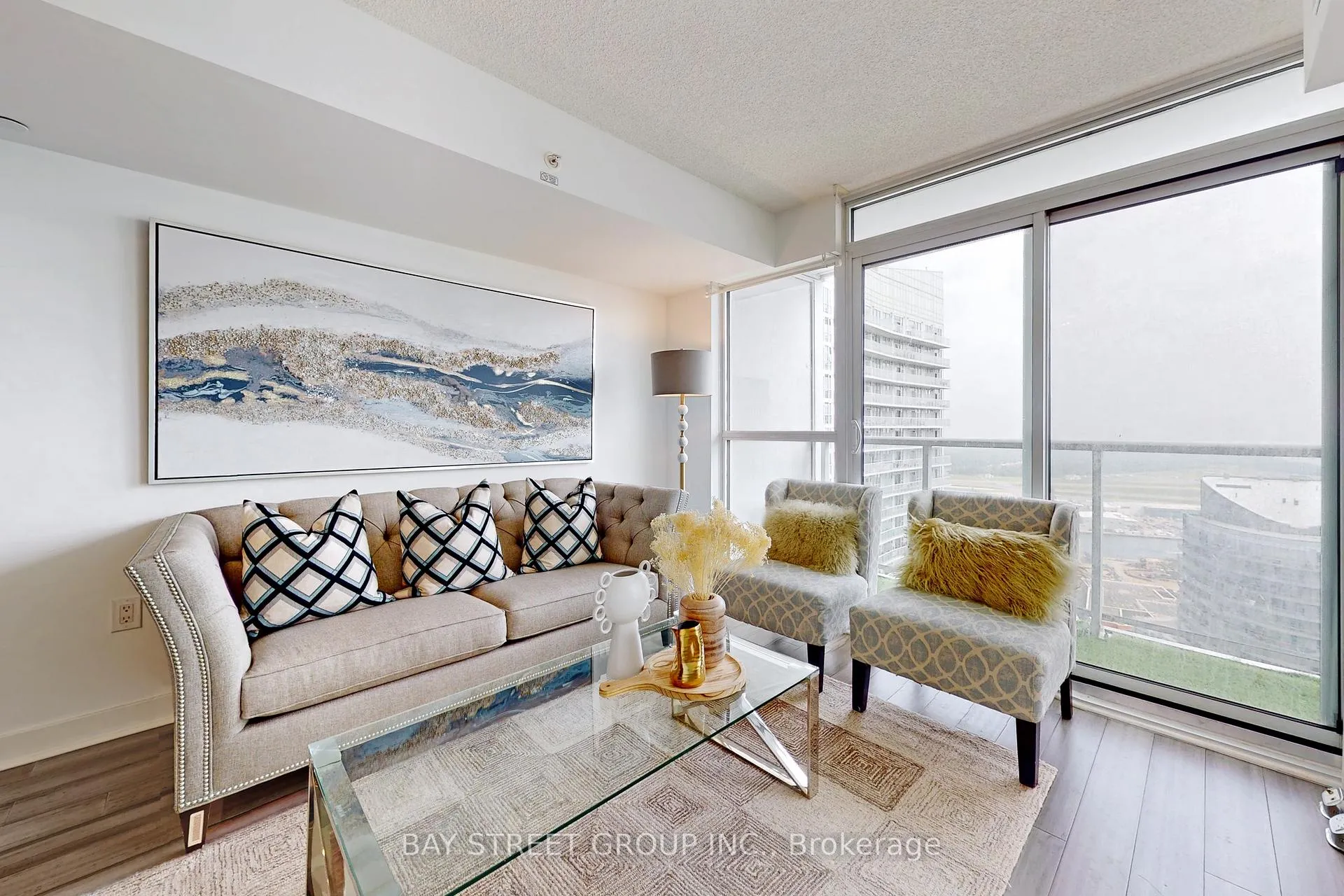 Photo 2 of Unit 4102, 85 Queens Wharf Road, Toronto, Waterfront Communities — HOMEH