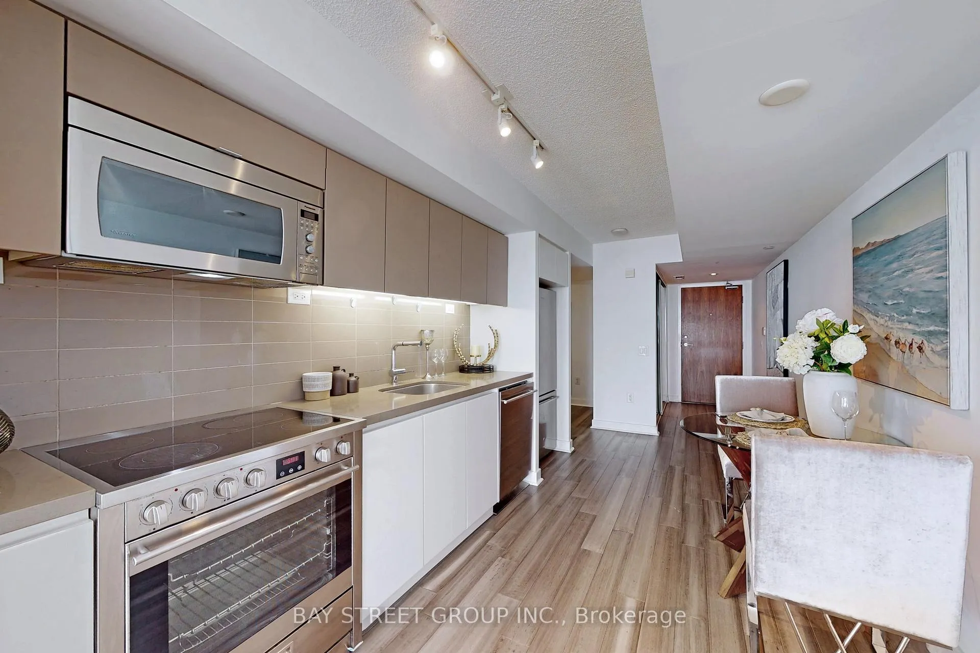 Photo 6 of Unit 4102, 85 Queens Wharf Road, Toronto, Waterfront Communities — HOMEH