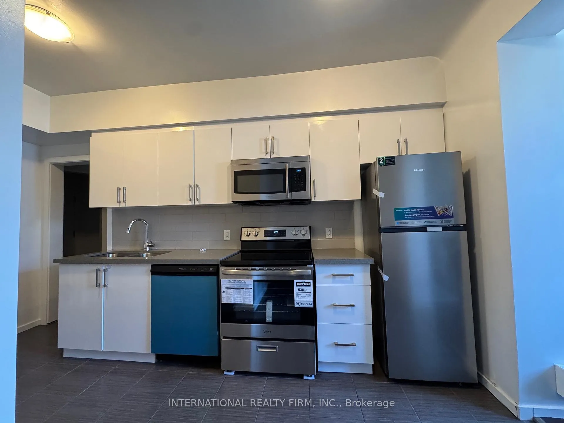 Photo 1 of Unit 1, 159 Montrose Avenue, Toronto, Trinity-Bellwoods — HOMEH