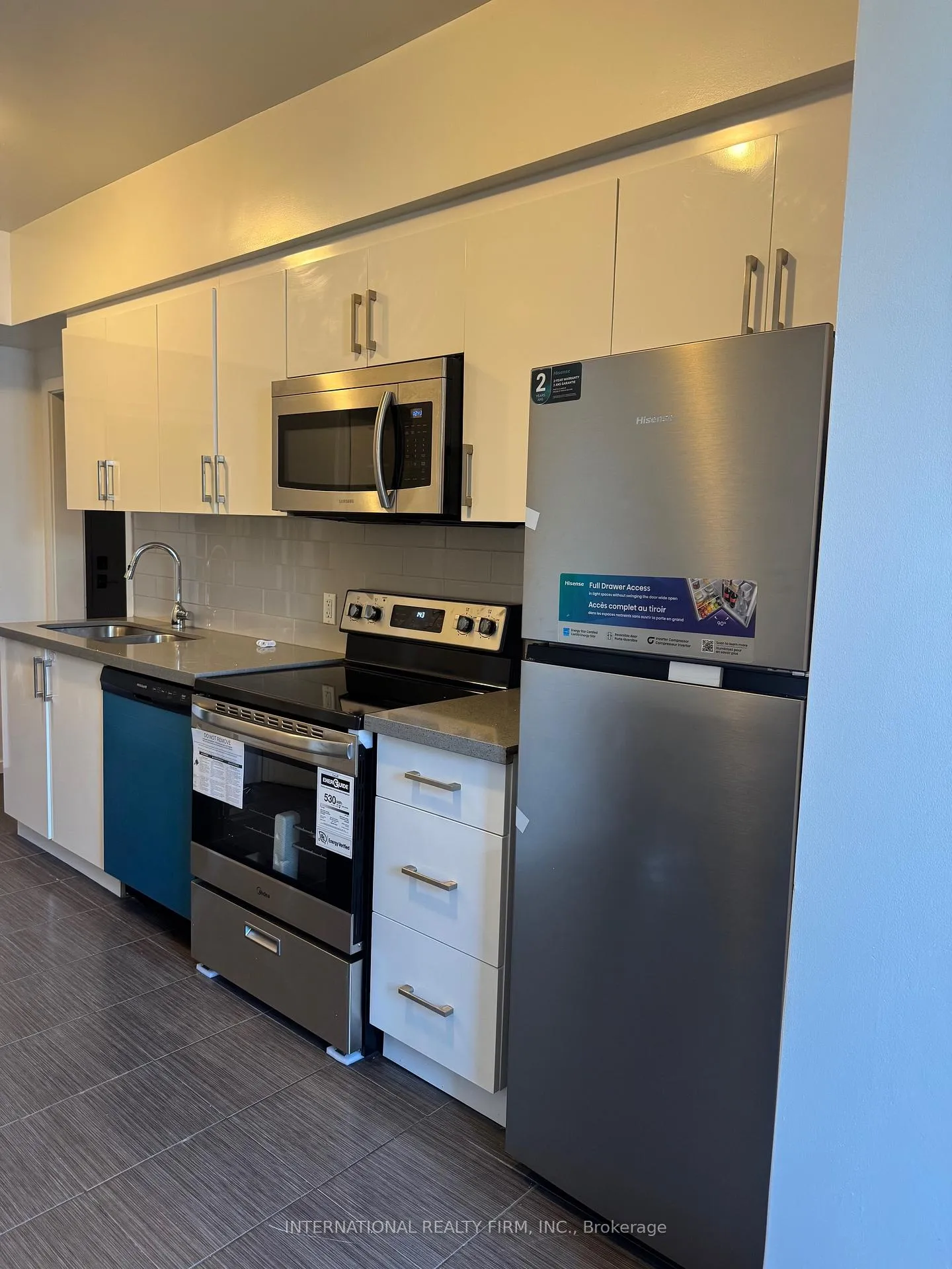 Photo 2 of Unit 1, 159 Montrose Avenue, Toronto, Trinity-Bellwoods — HOMEH