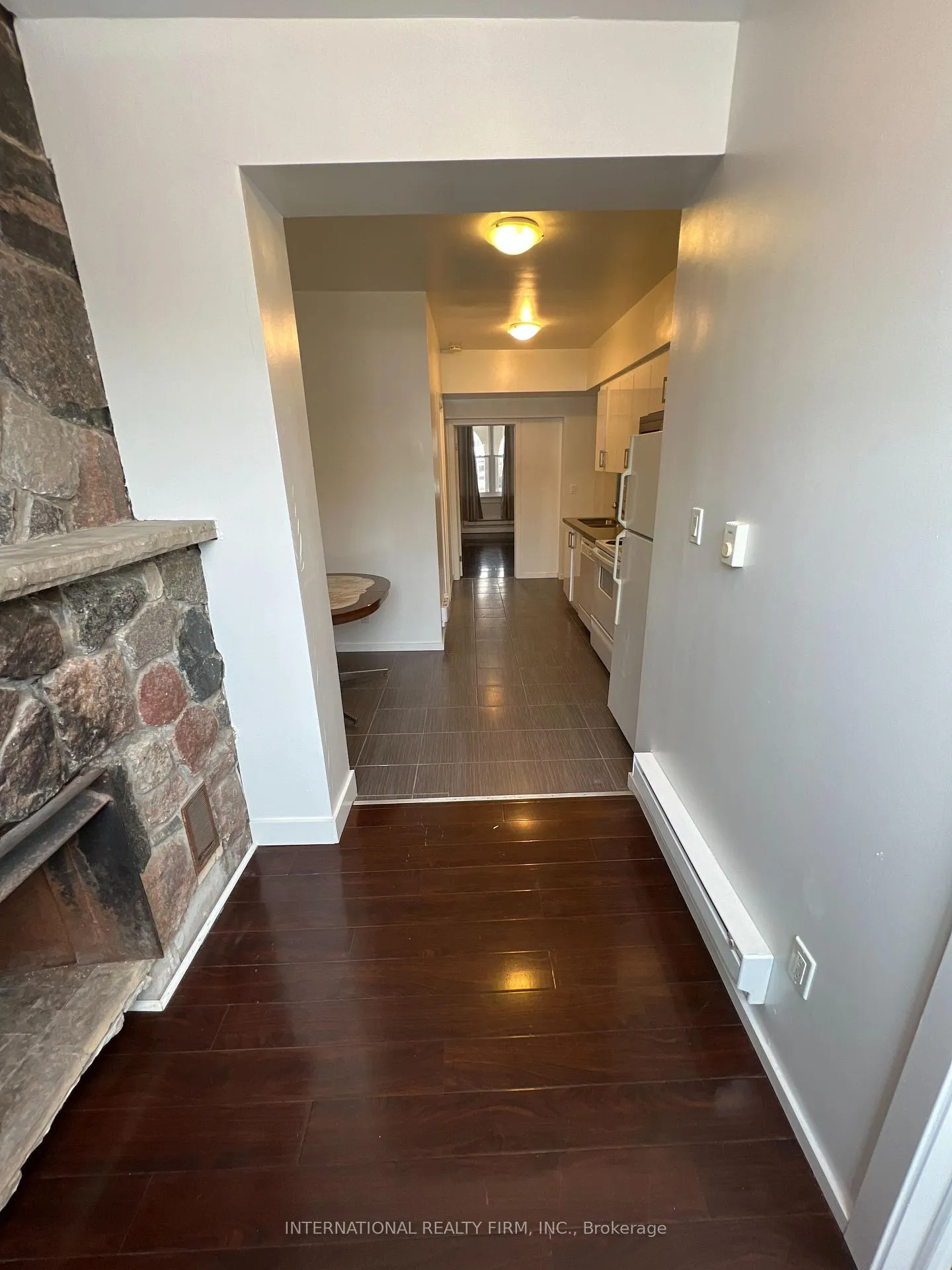 Photo 6 of Unit 1, 159 Montrose Avenue, Toronto, Trinity-Bellwoods — HOMEH
