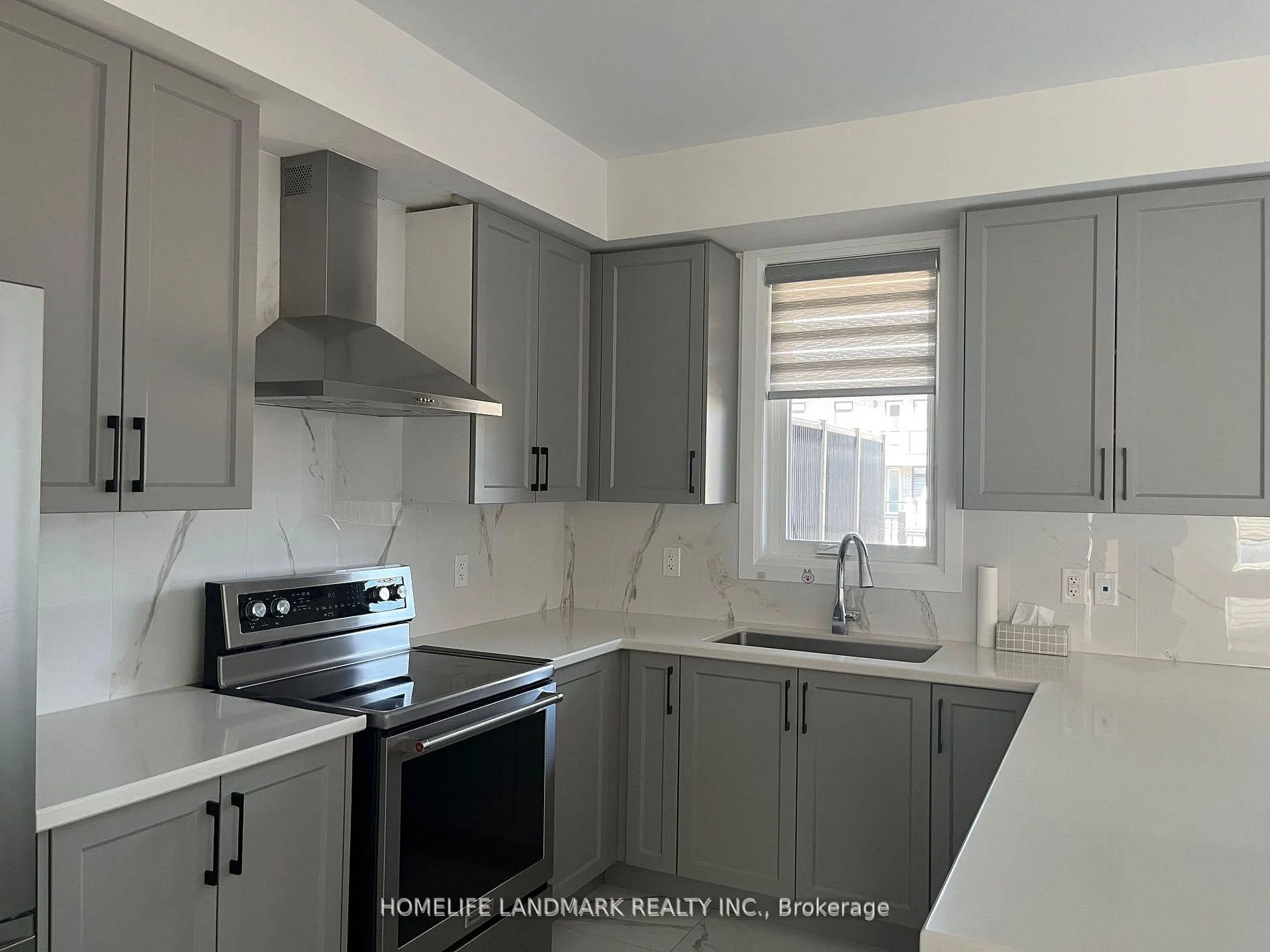 Photo 4 of 84 Robert Eaton Avenue, Markham, Middlefield — HOMEH
