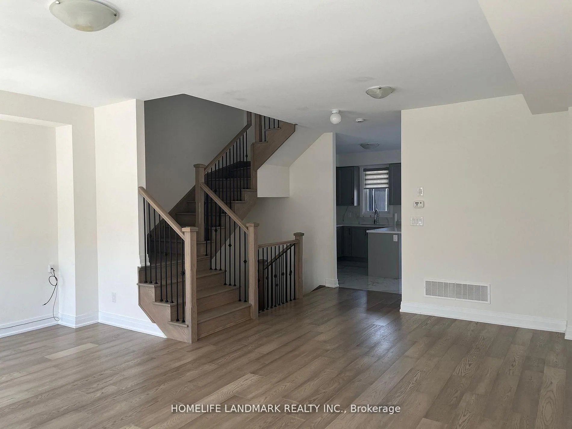 Photo 7 of 84 Robert Eaton Avenue, Markham, Middlefield — HOMEH