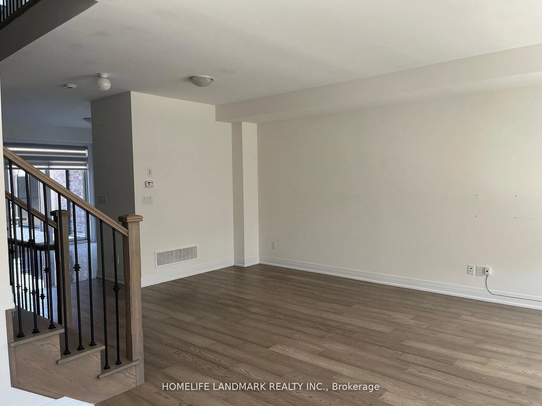Photo 8 of 84 Robert Eaton Avenue, Markham, Middlefield — HOMEH