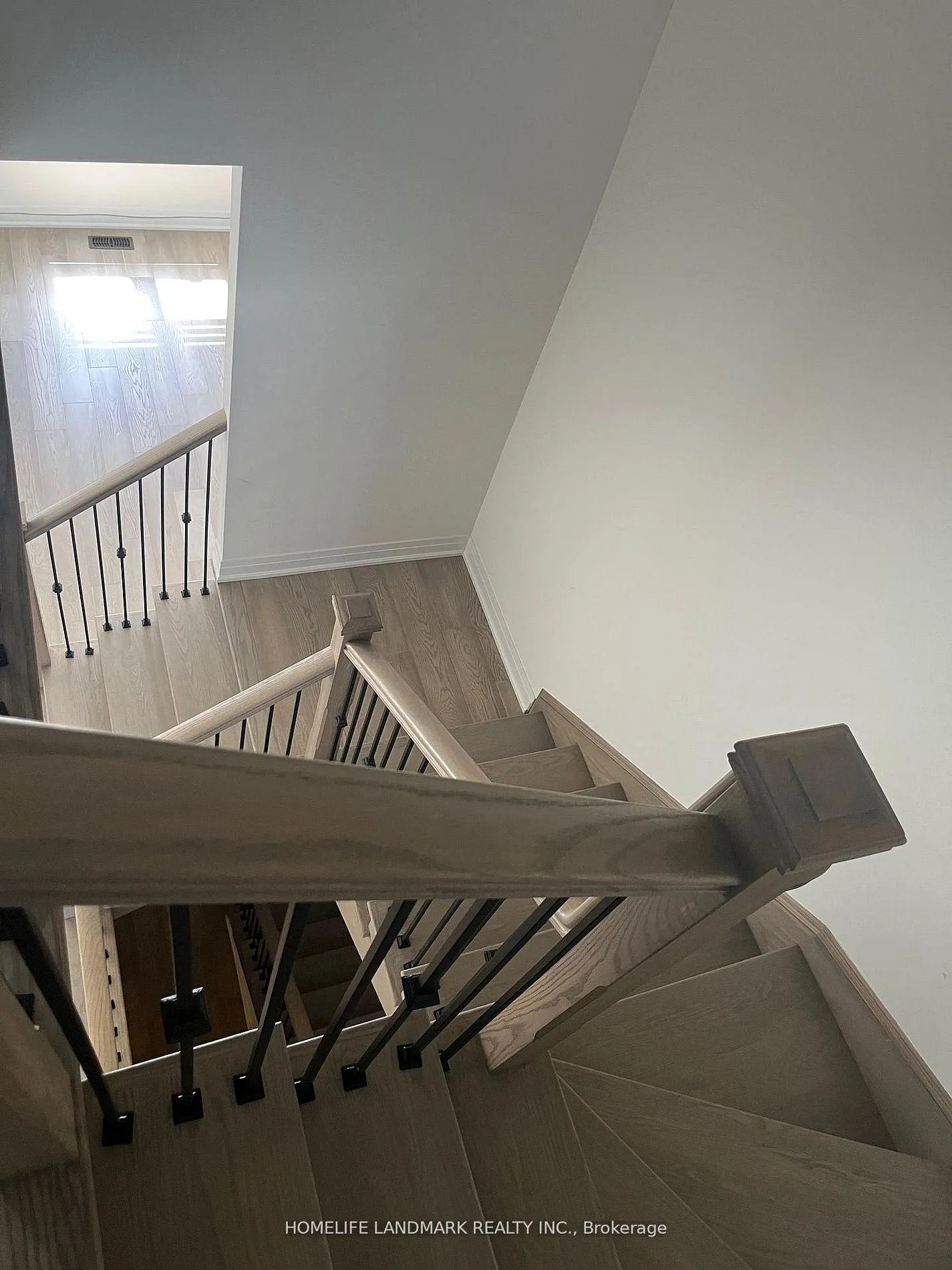 Photo 15 of 84 Robert Eaton Avenue, Markham, Middlefield — HOMEH
