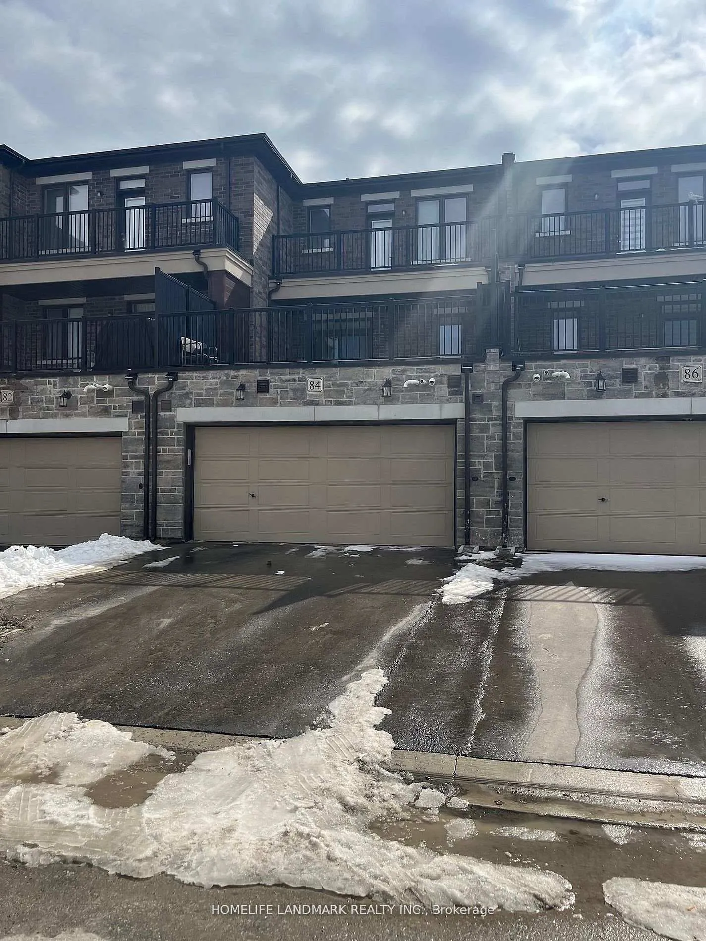 Photo 20 of 84 Robert Eaton Avenue, Markham, Middlefield — HOMEH