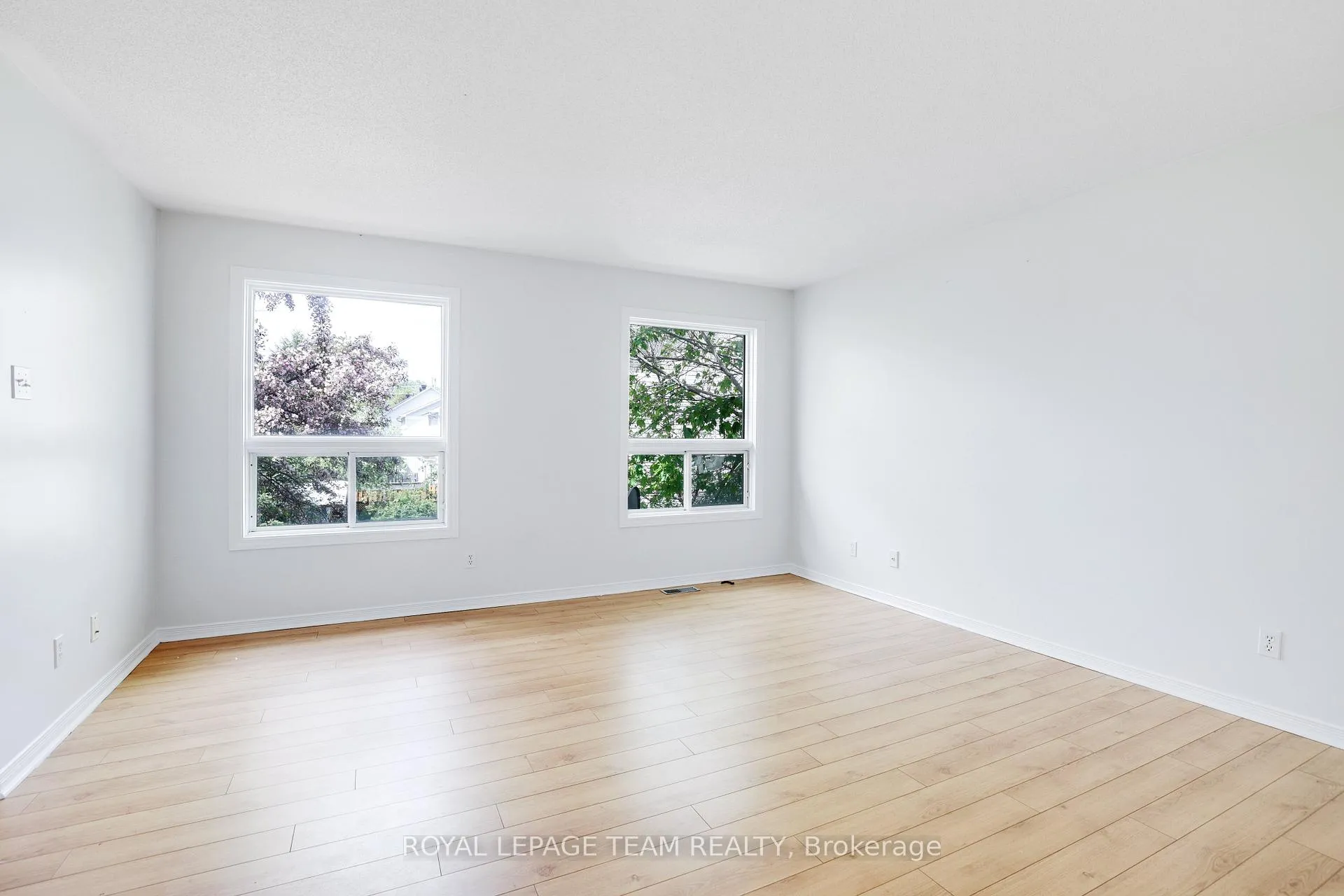 Photo 16 of 4 Windhurst Drive, Ottawa, Barrhaven East — HOMEH