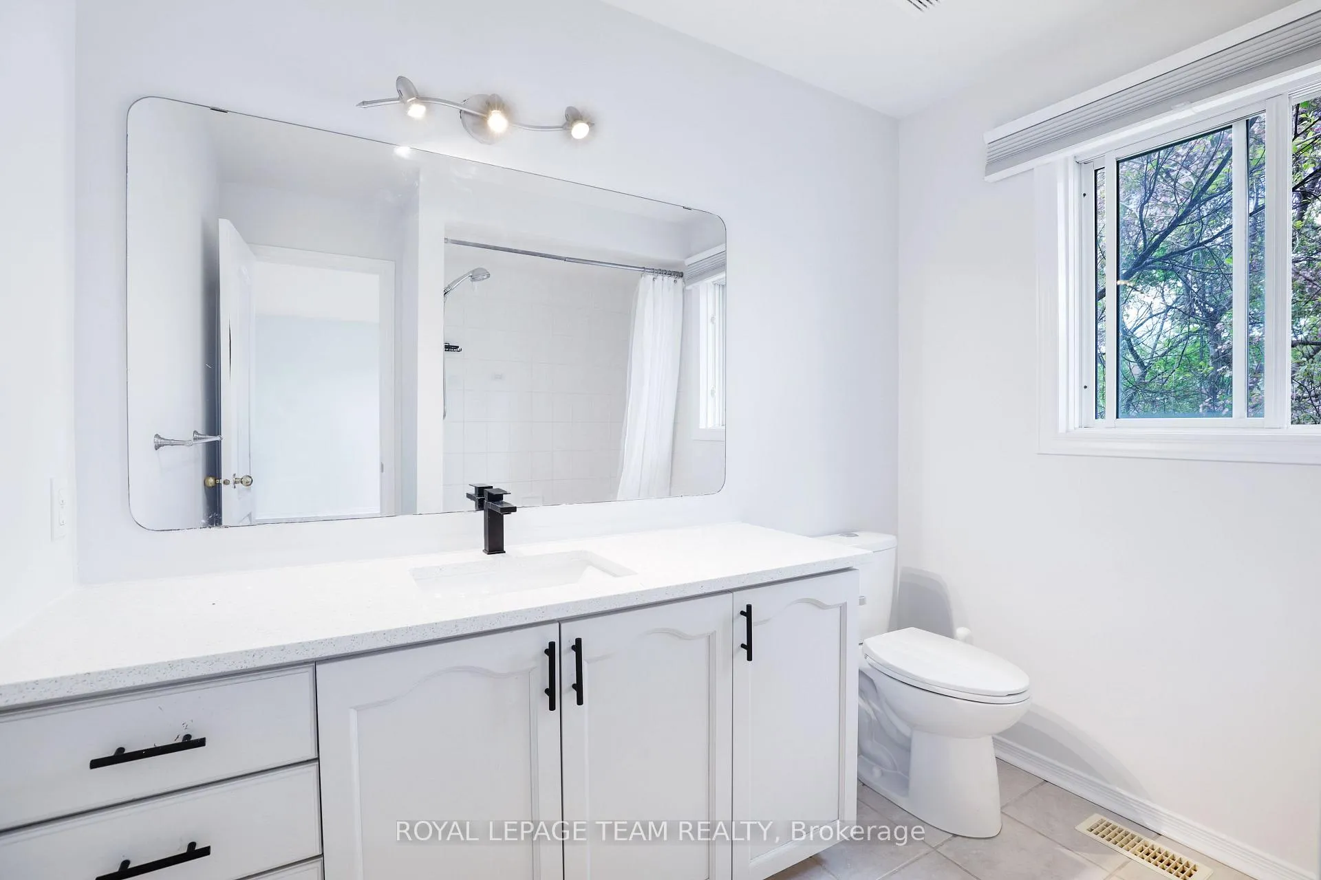 Photo 18 of 4 Windhurst Drive, Ottawa, Barrhaven East — HOMEH