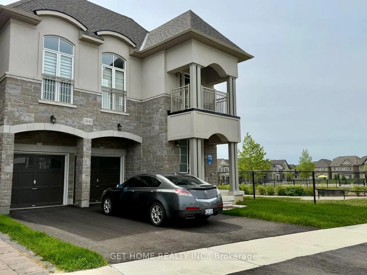 Photo 2 of 3940 Thomas Alton Boulevard, Burlington, Alton — HOMEH