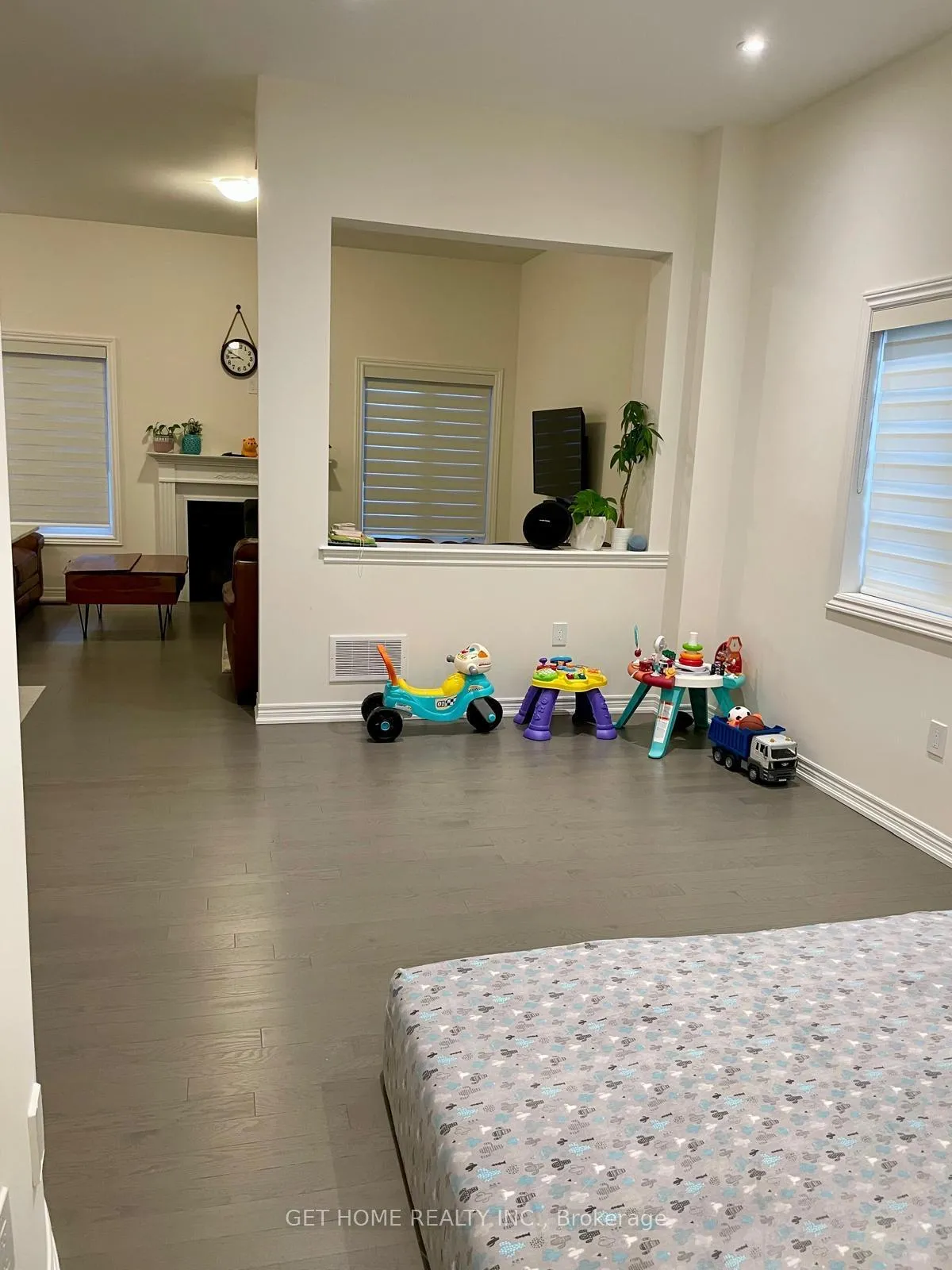 Photo 9 of 3940 Thomas Alton Boulevard, Burlington, Alton — HOMEH