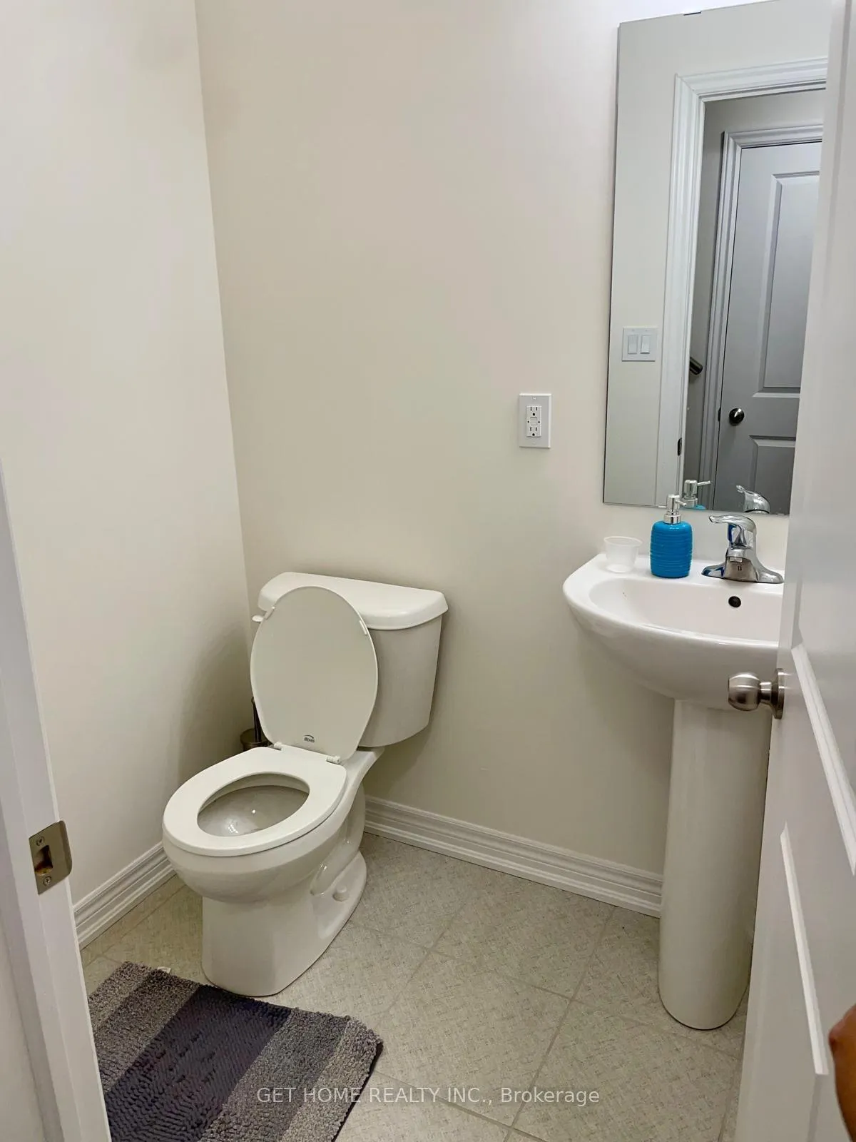 Photo 11 of 3940 Thomas Alton Boulevard, Burlington, Alton — HOMEH
