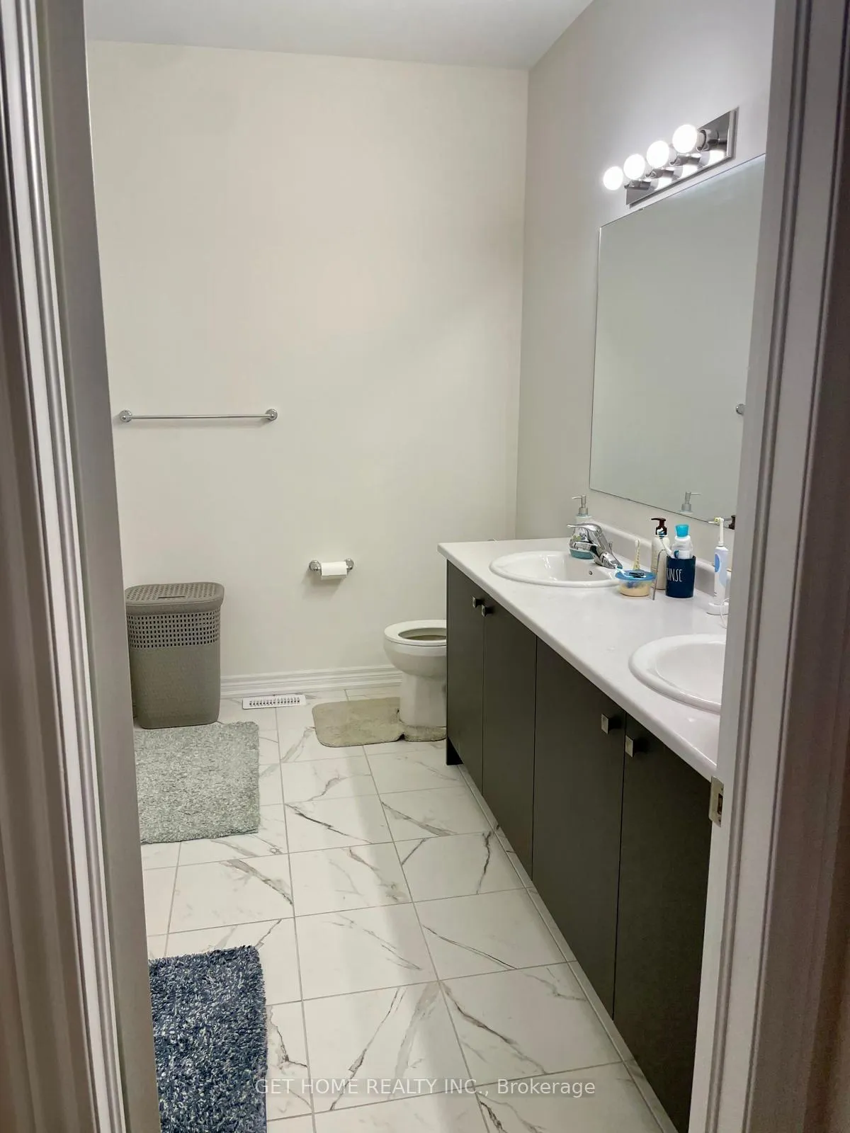 Photo 16 of 3940 Thomas Alton Boulevard, Burlington, Alton — HOMEH