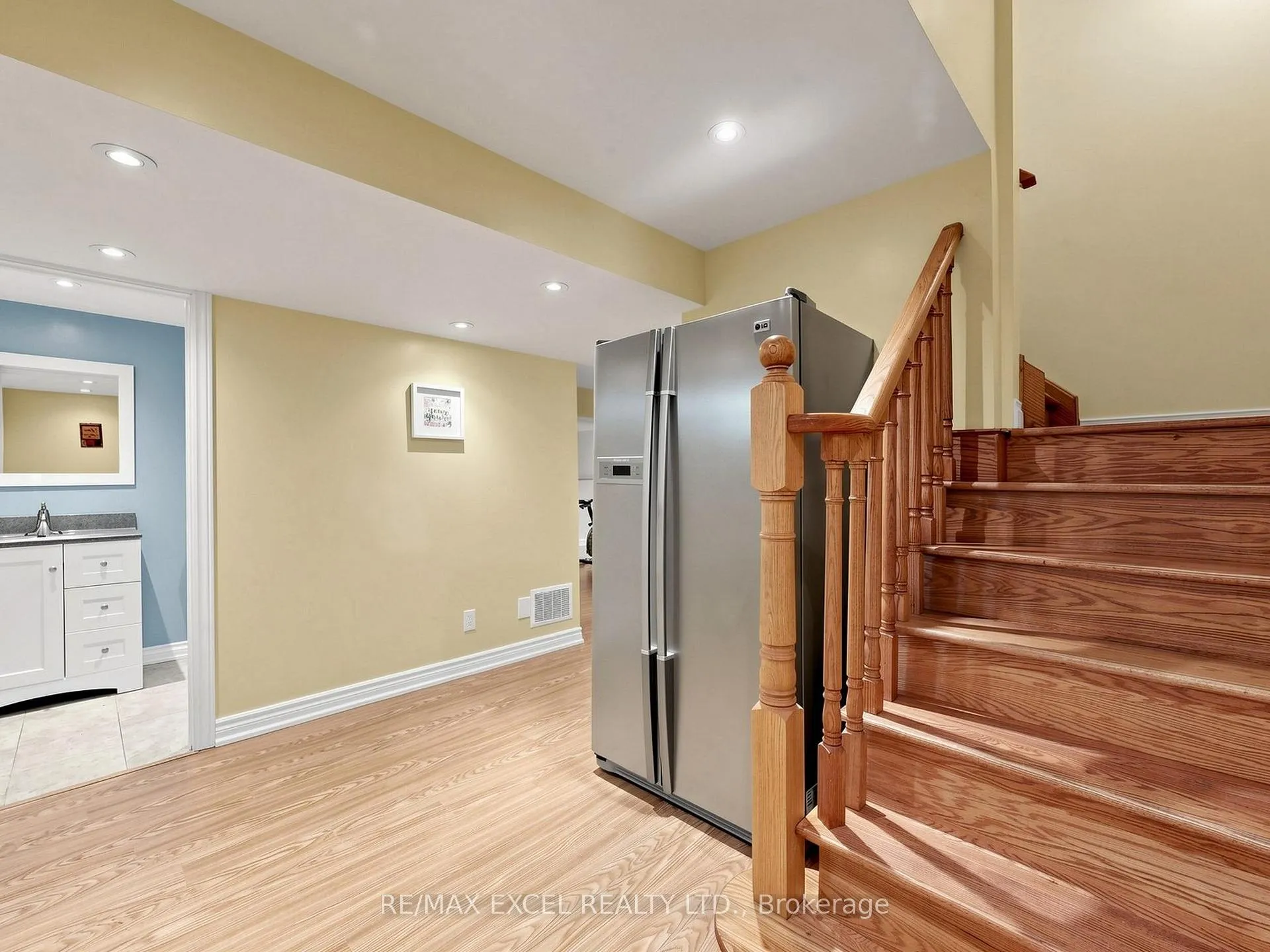 Photo 40 of 68 Chestertown Square, Markham, Berczy — HOMEH