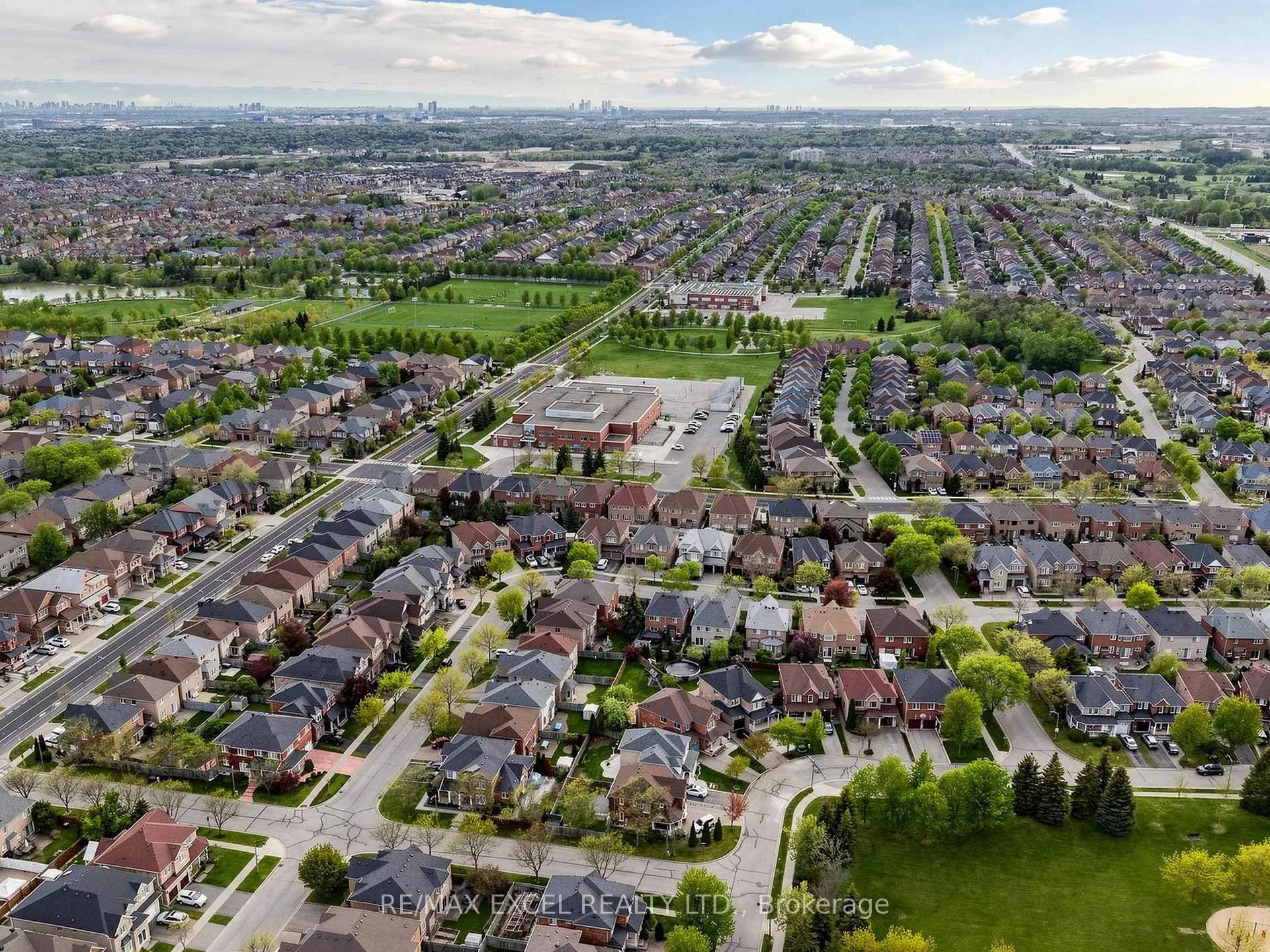 Photo 48 of 68 Chestertown Square, Markham, Berczy — HOMEH
