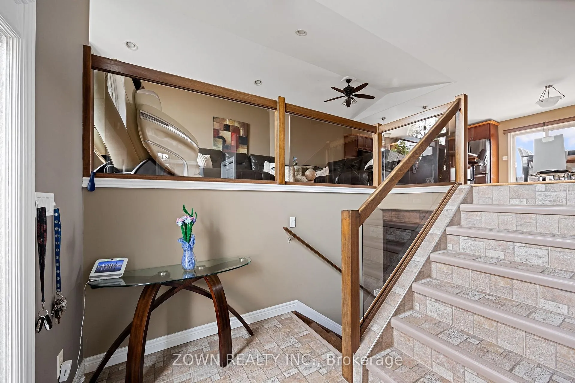 Photo 3 of 1433 Girard Drive, Lakeshore, Emeryville — HOMEH