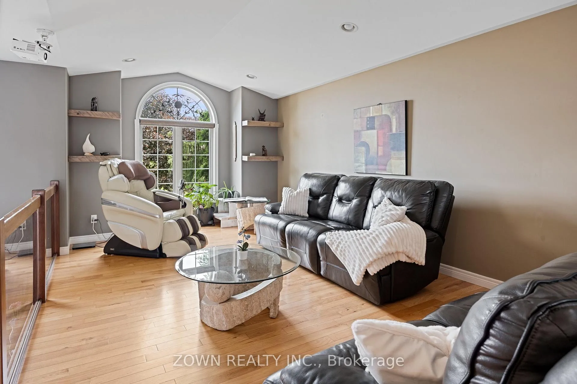 Photo 4 of 1433 Girard Drive, Lakeshore, Emeryville — HOMEH