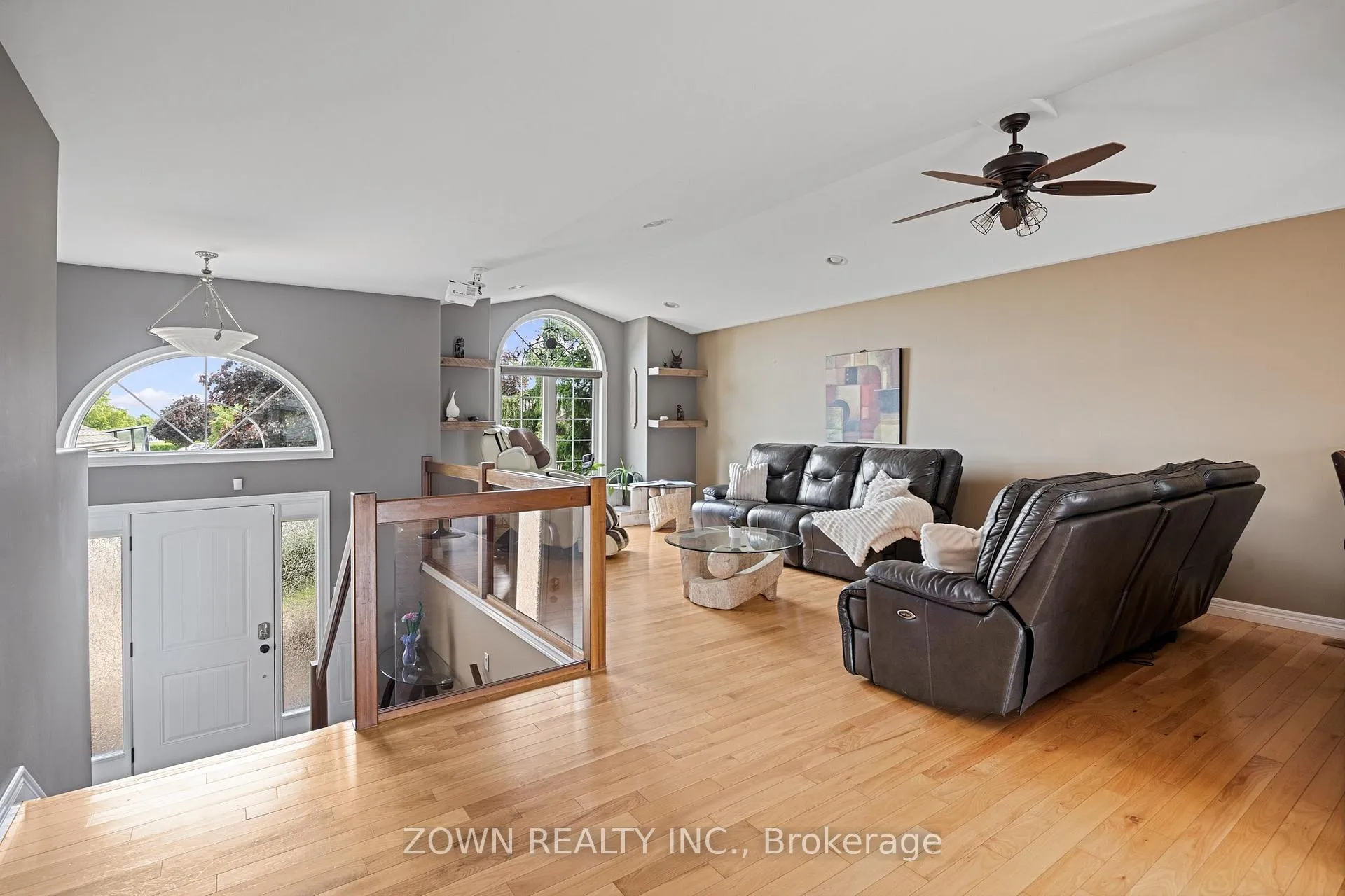 Photo 5 of 1433 Girard Drive, Lakeshore, Emeryville — HOMEH