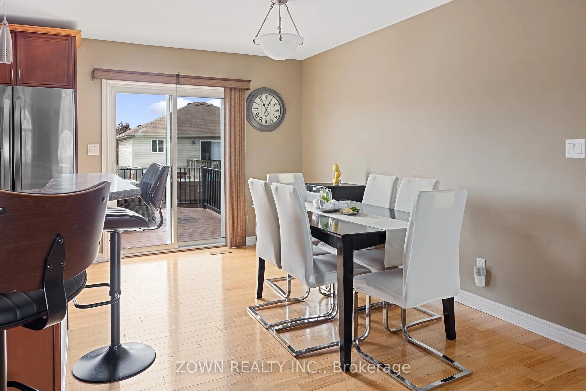 Photo 7 of 1433 Girard Drive, Lakeshore, Emeryville — HOMEH