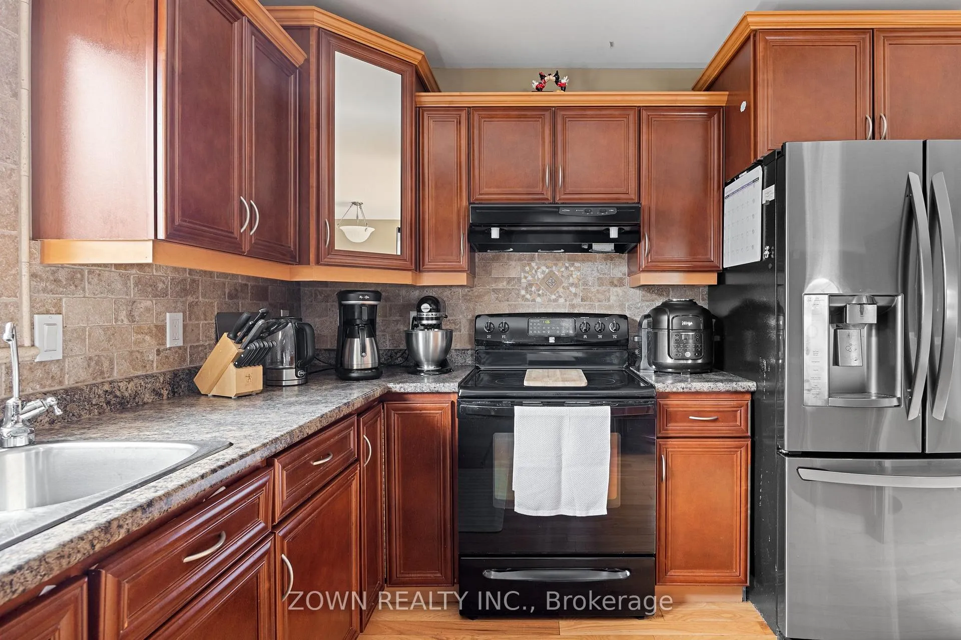 Photo 11 of 1433 Girard Drive, Lakeshore, Emeryville — HOMEH