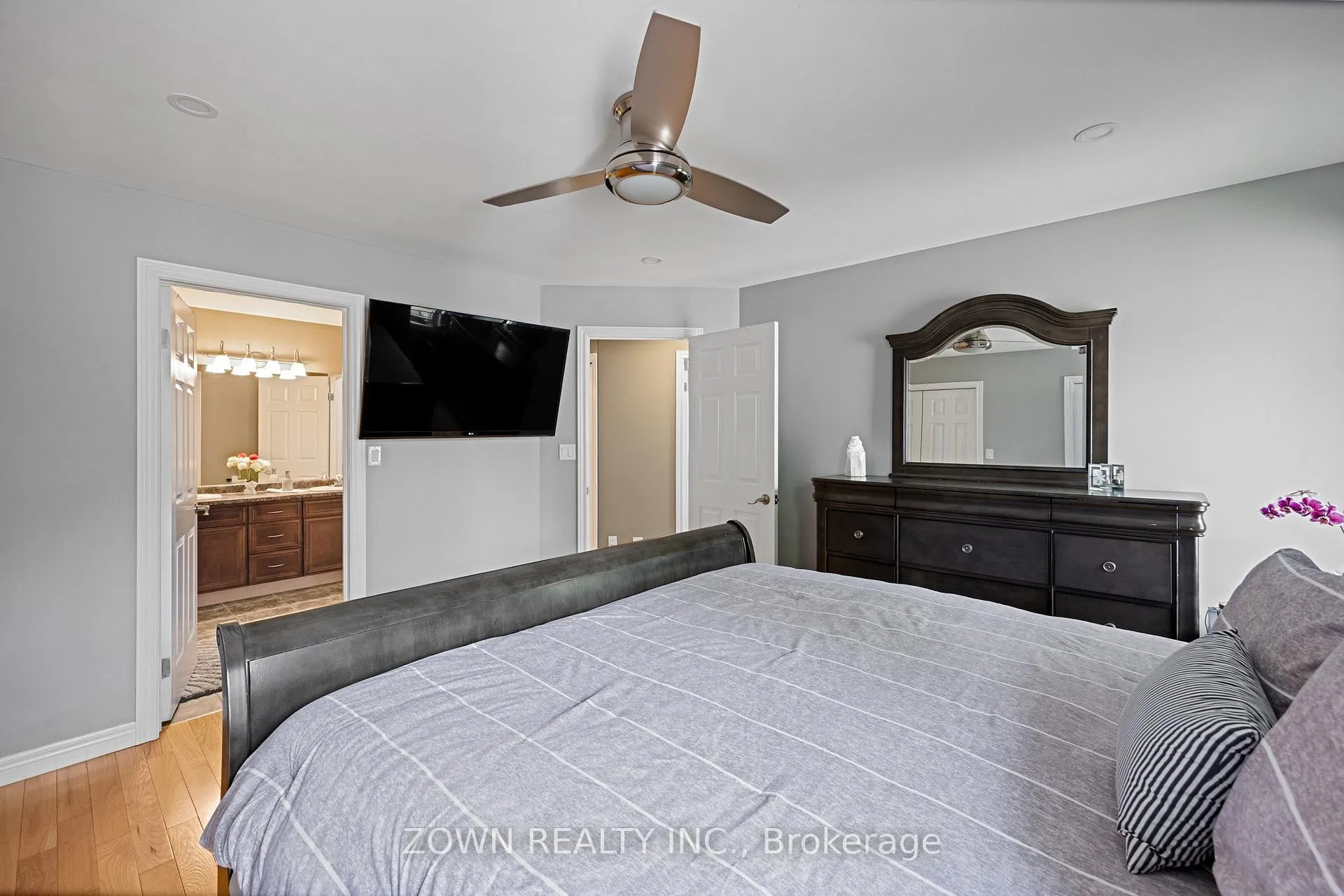Photo 14 of 1433 Girard Drive, Lakeshore, Emeryville — HOMEH