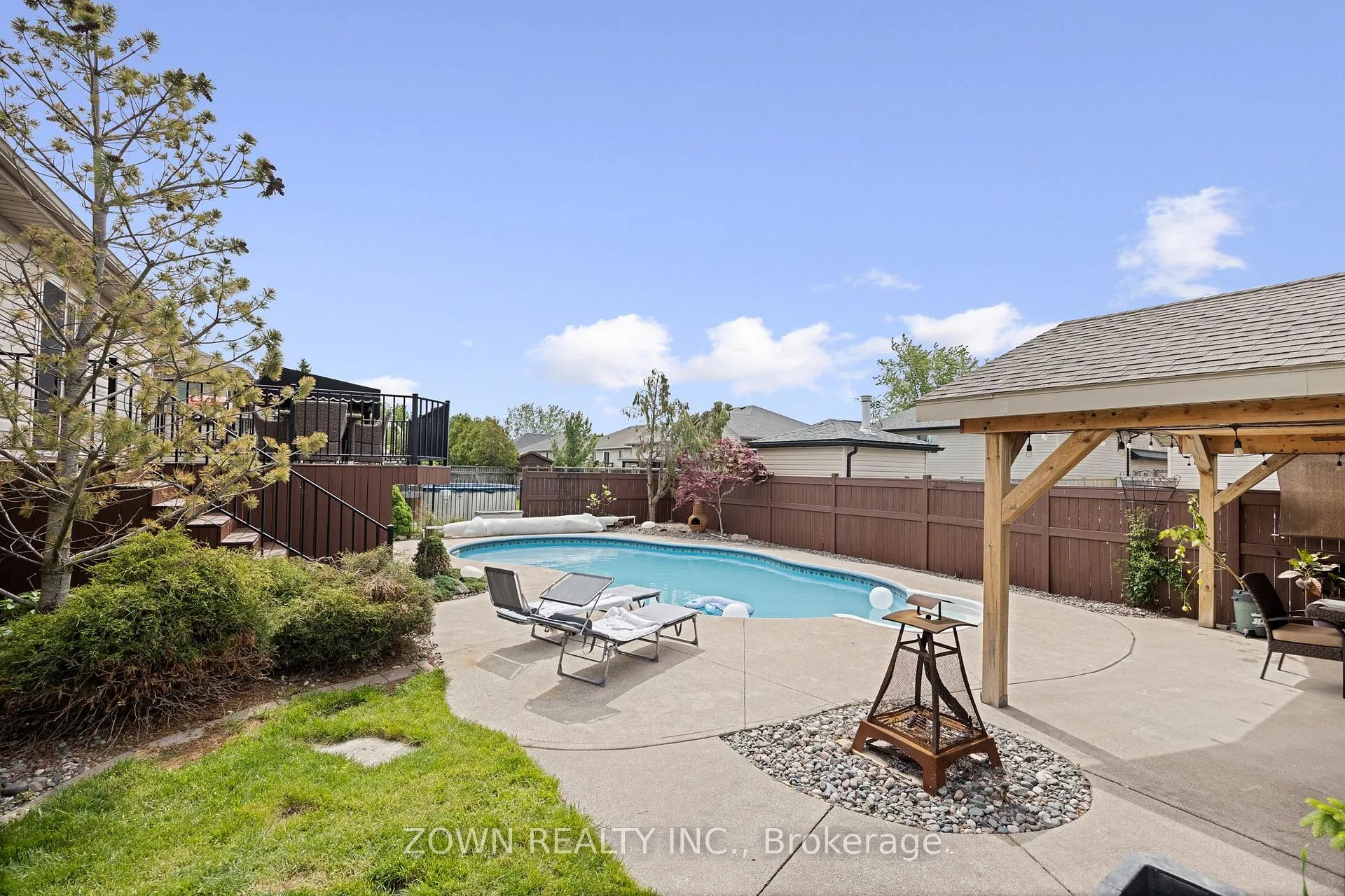 Photo 25 of 1433 Girard Drive, Lakeshore, Emeryville — HOMEH